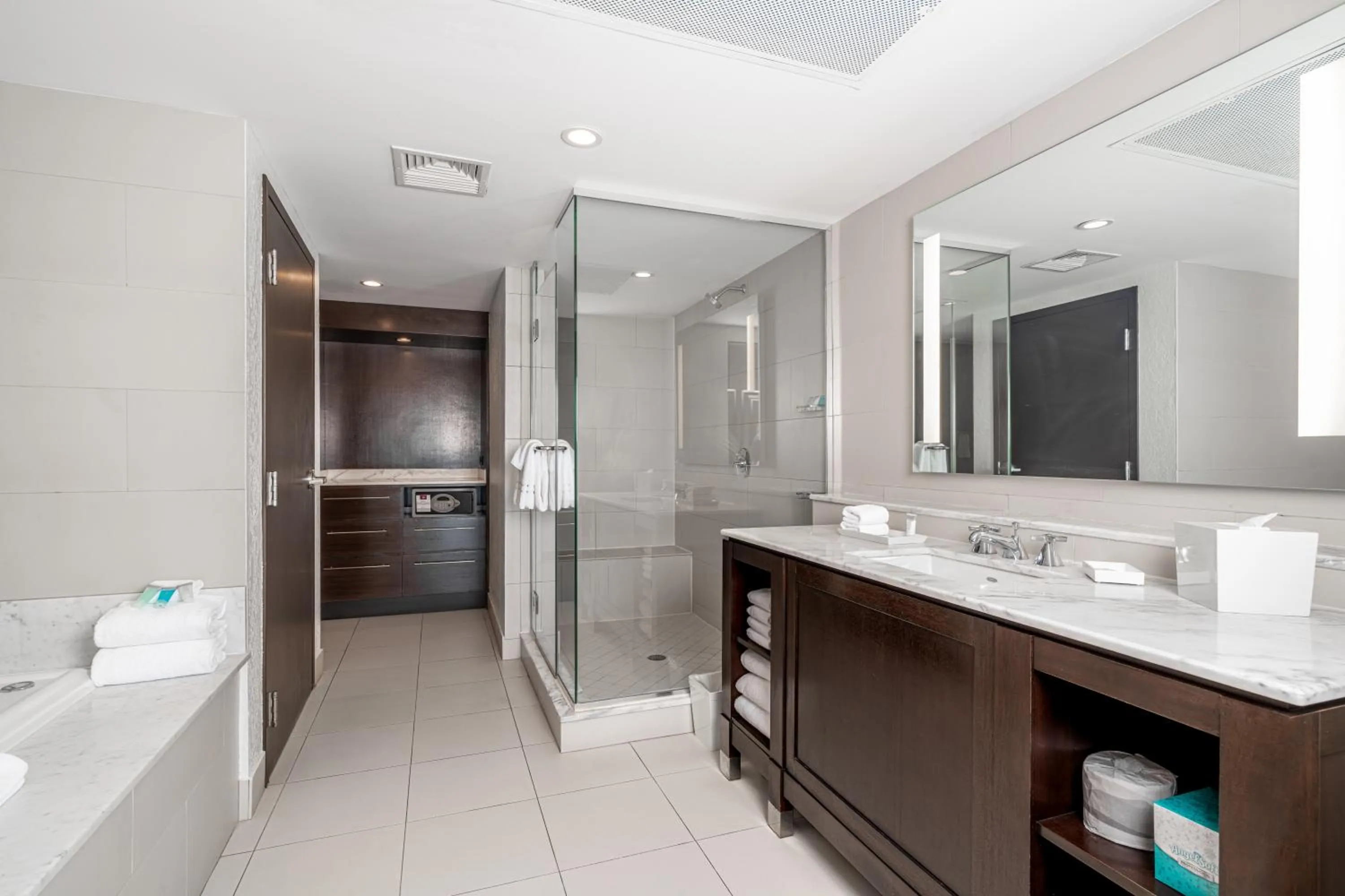 Bathroom in The Condado Plaza Hotel