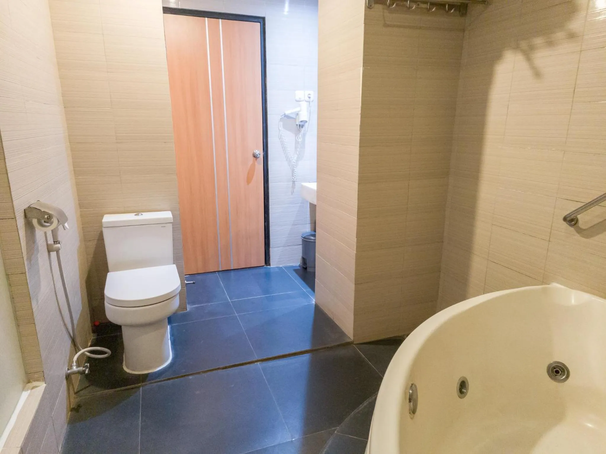 Bathroom in Meotel Purwokerto