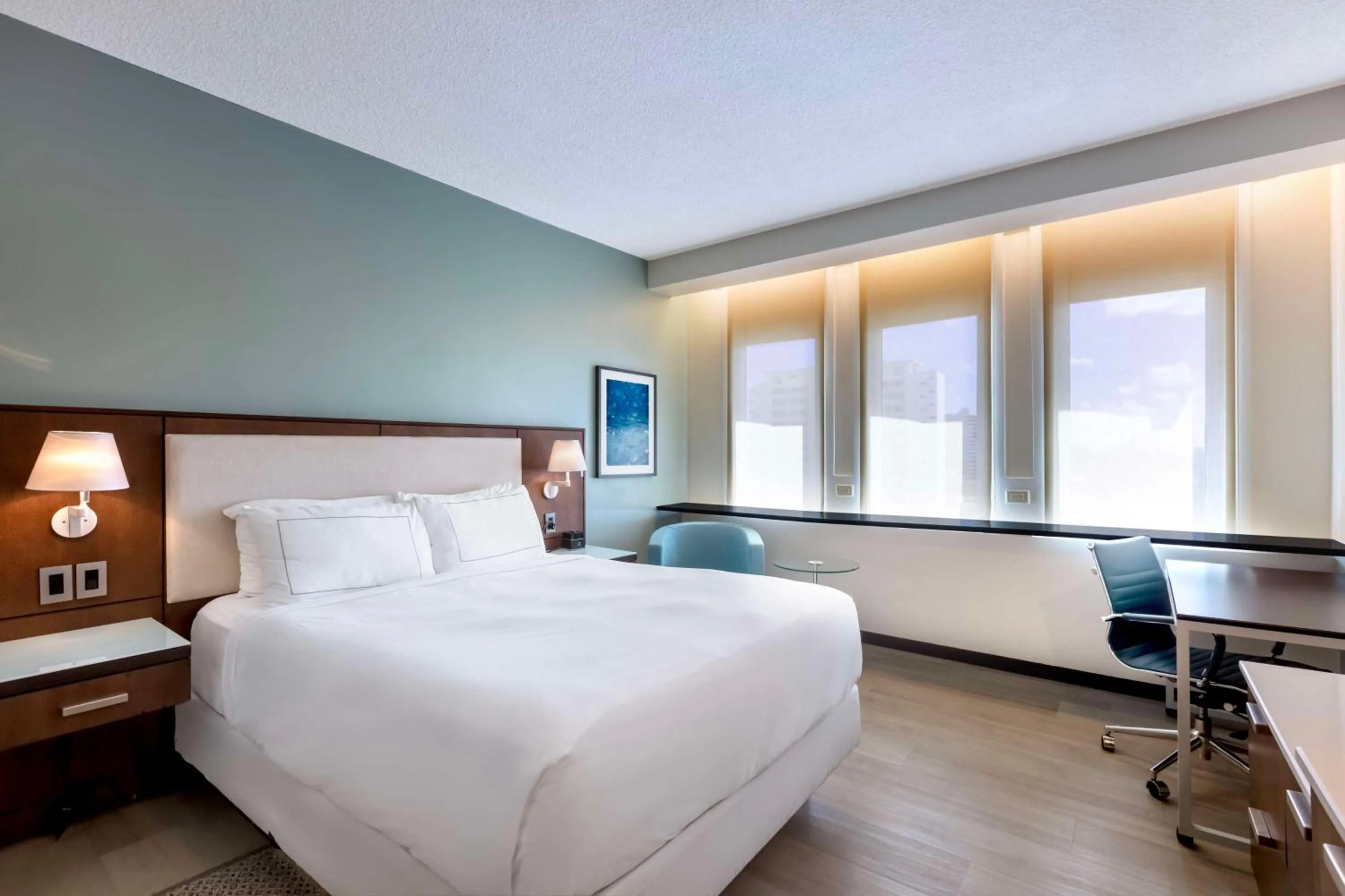 Bed in DoubleTree by Hilton San Juan