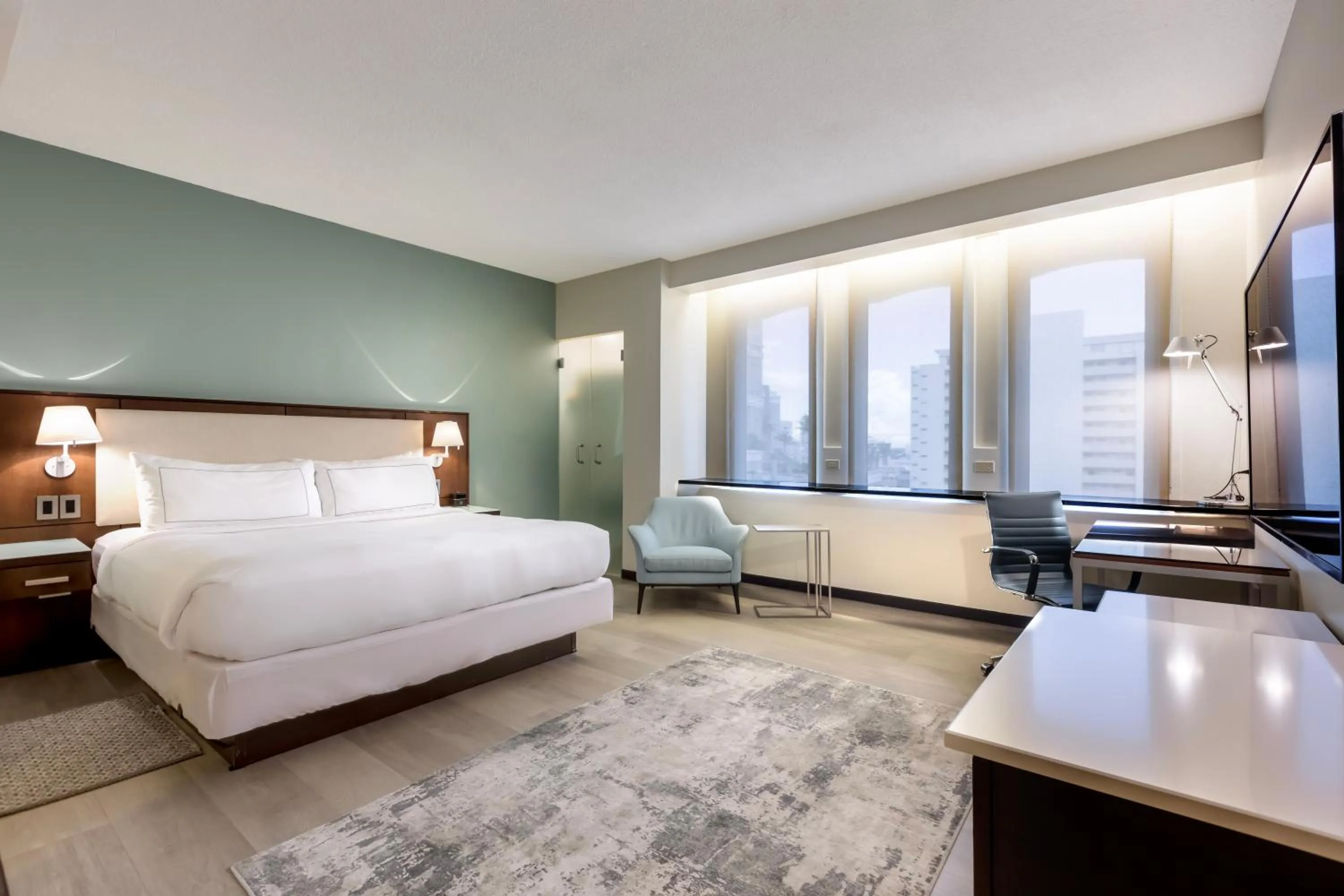 Bedroom, Bed in DoubleTree by Hilton San Juan