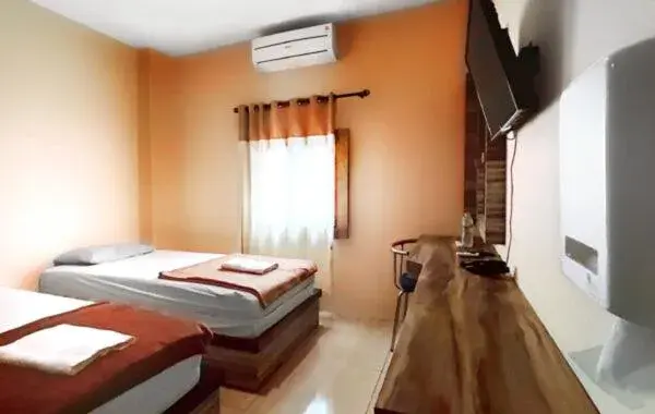 Superior Twin Room in Hotel Syariah Larismanis Superior Twin Room in Hotel Syariah Larismanis