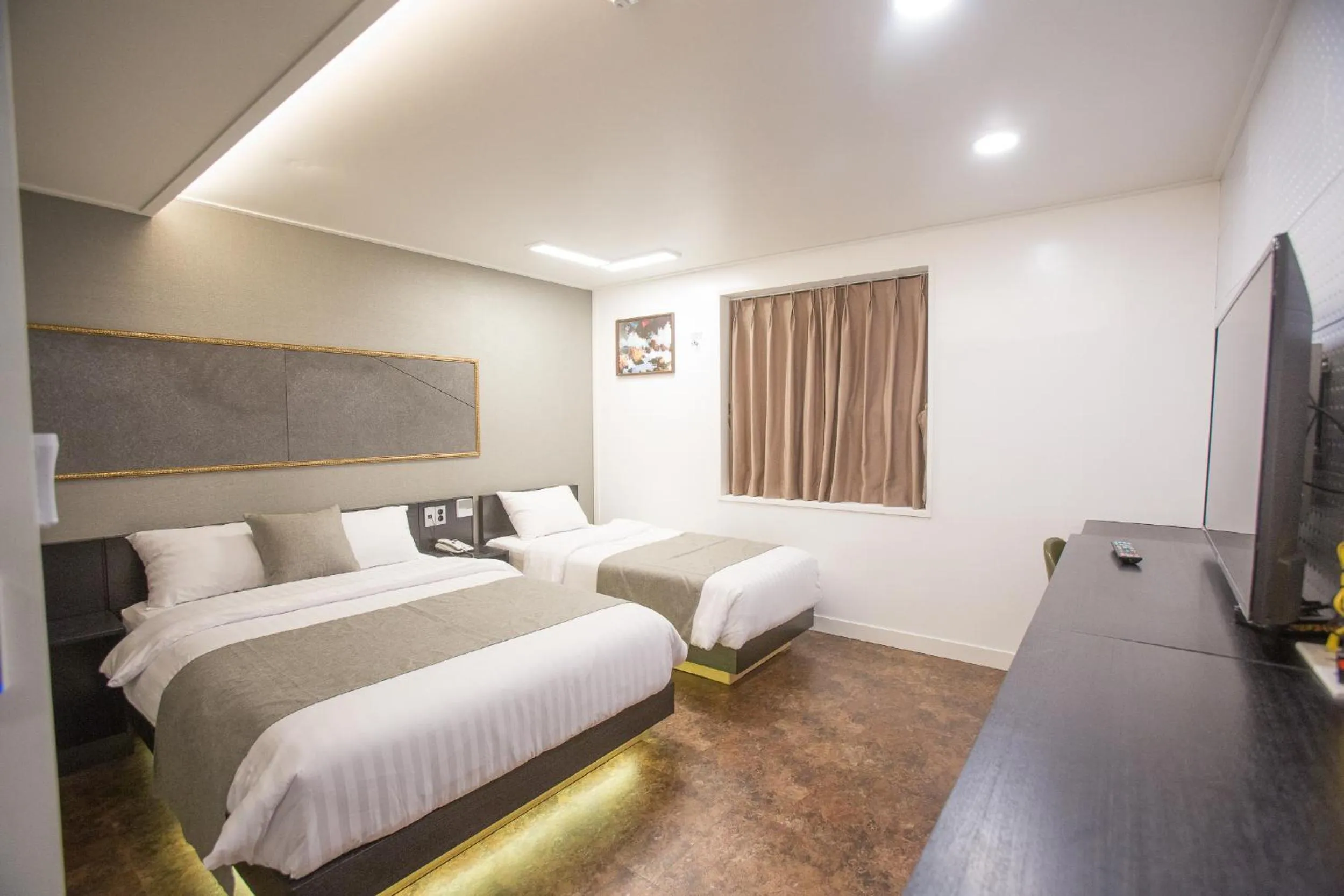 Photo of the whole room, Bed in Major Hotel 2