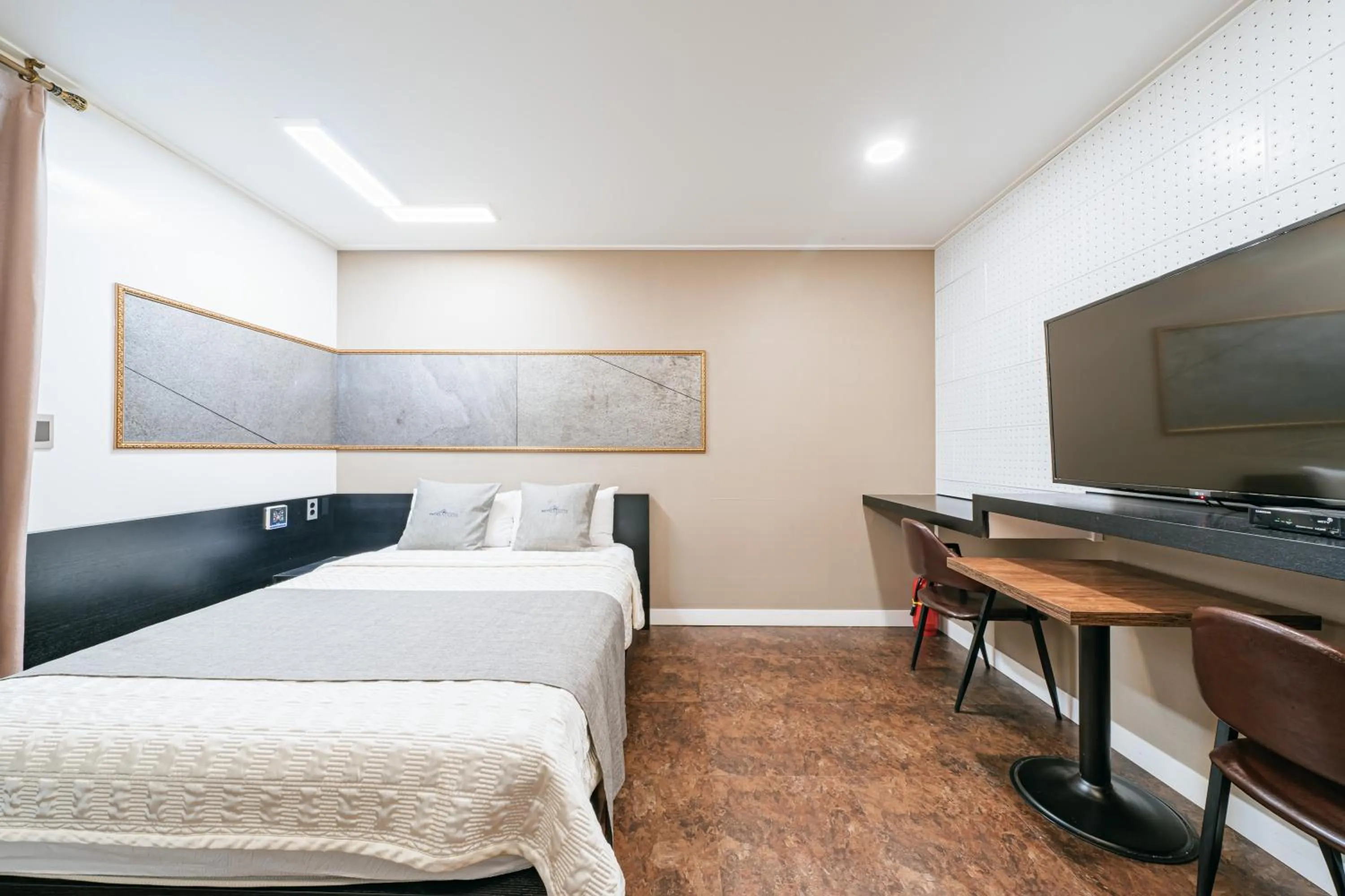 Bed in Major Hotel 2