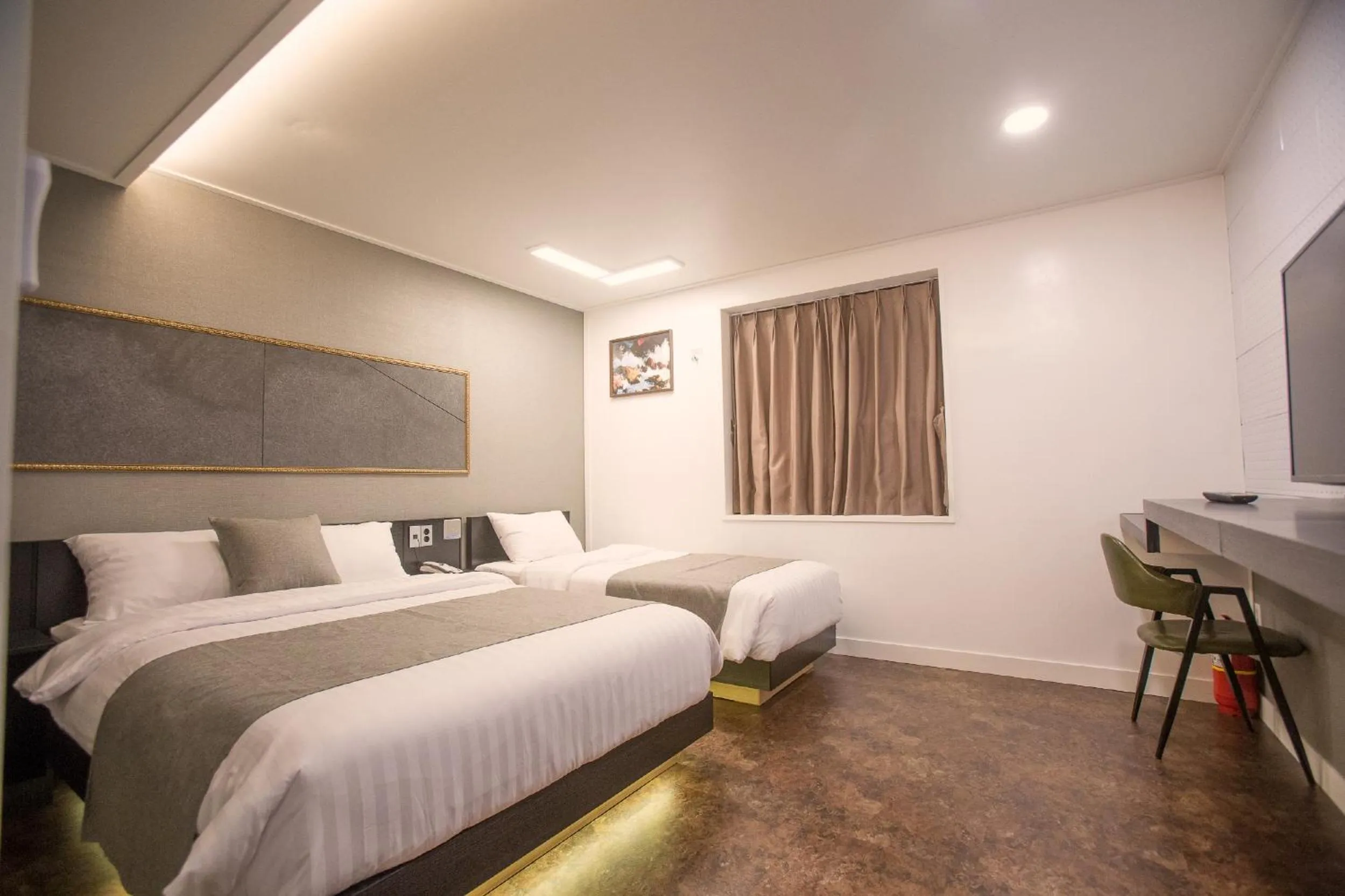 Photo of the whole room, Bed in Major Hotel 2