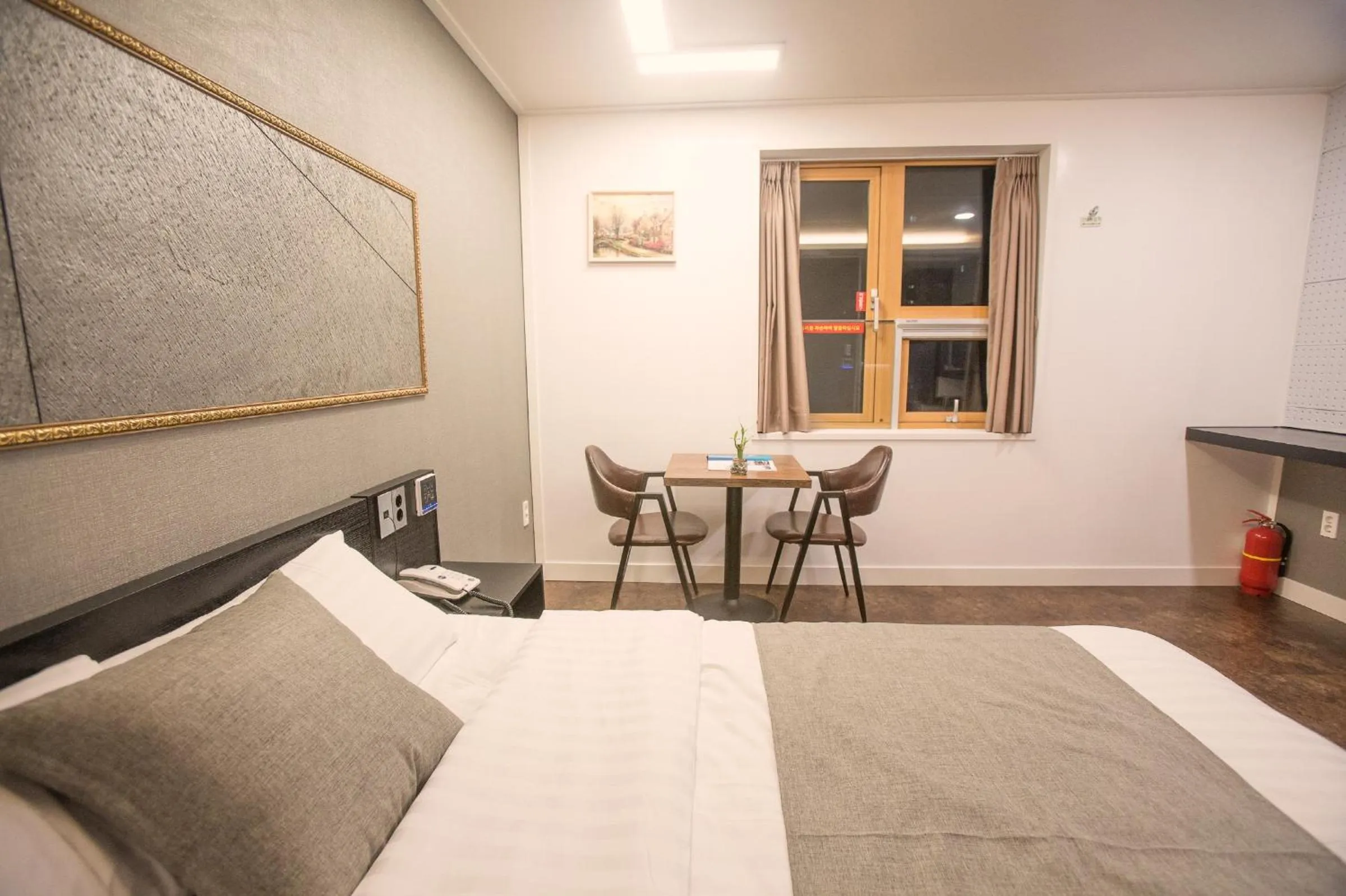 Decorative detail, Bed in Major Hotel 2