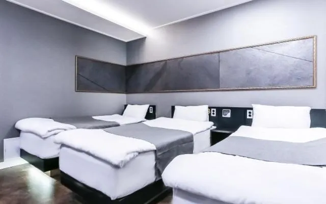 Bed in Major Hotel 2