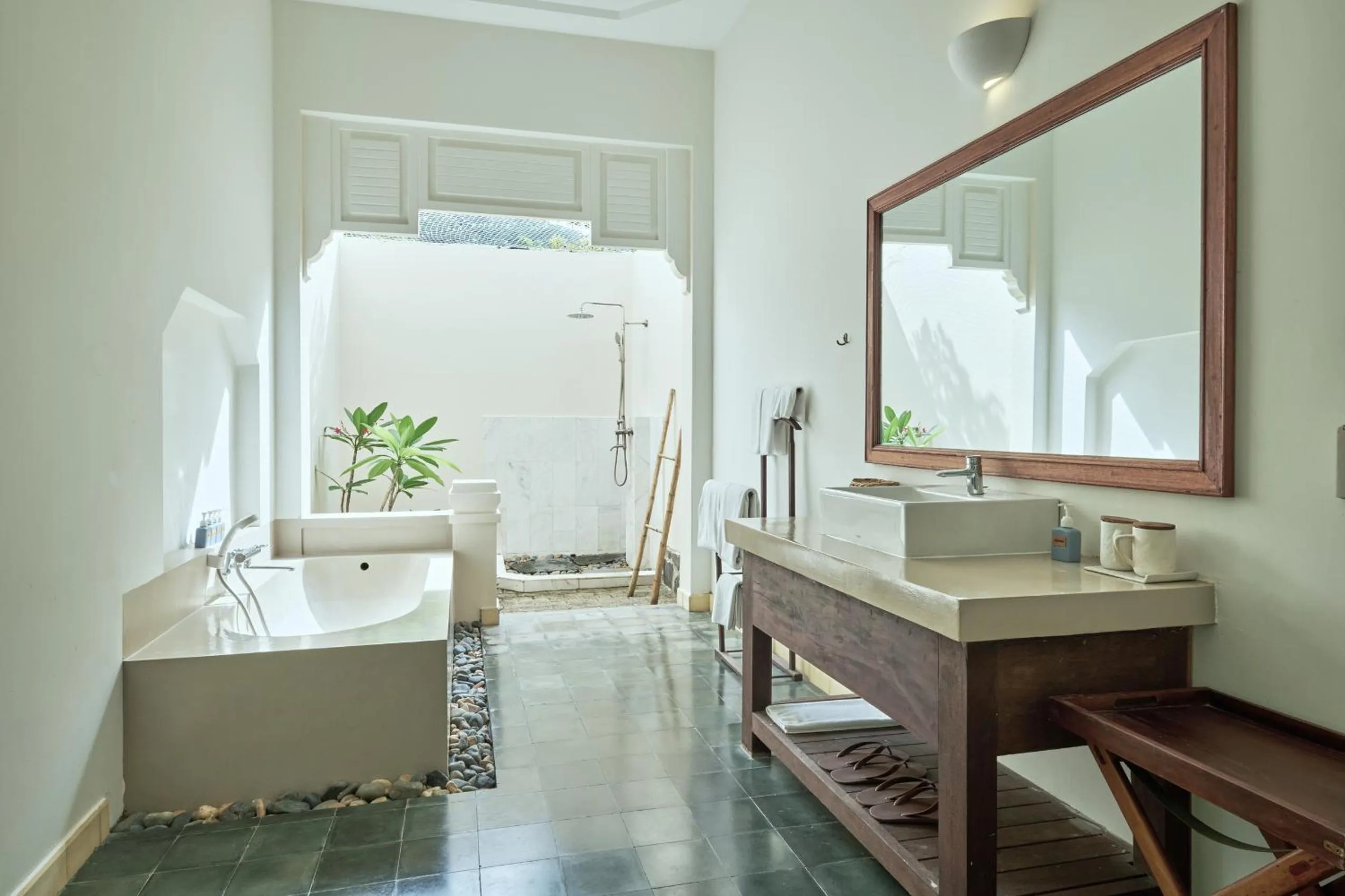 Bath in Poulo Condor Boutique Resort & Spa