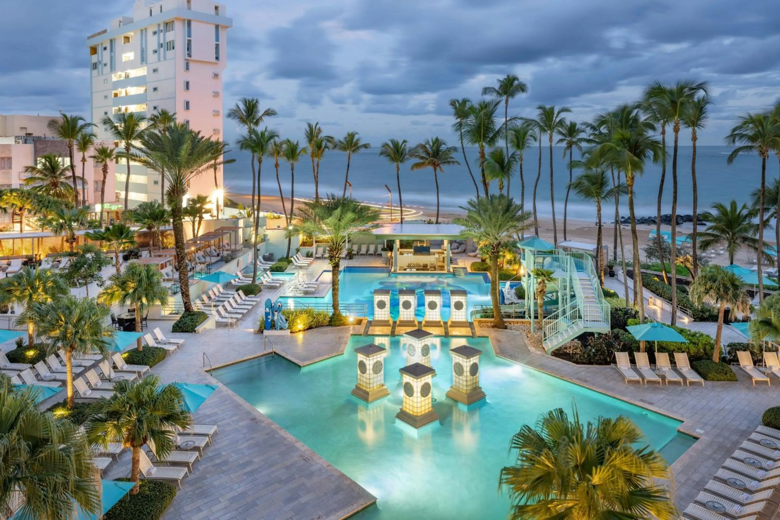Swimming pool in San Juan Marriott Resort and Stellaris Casino