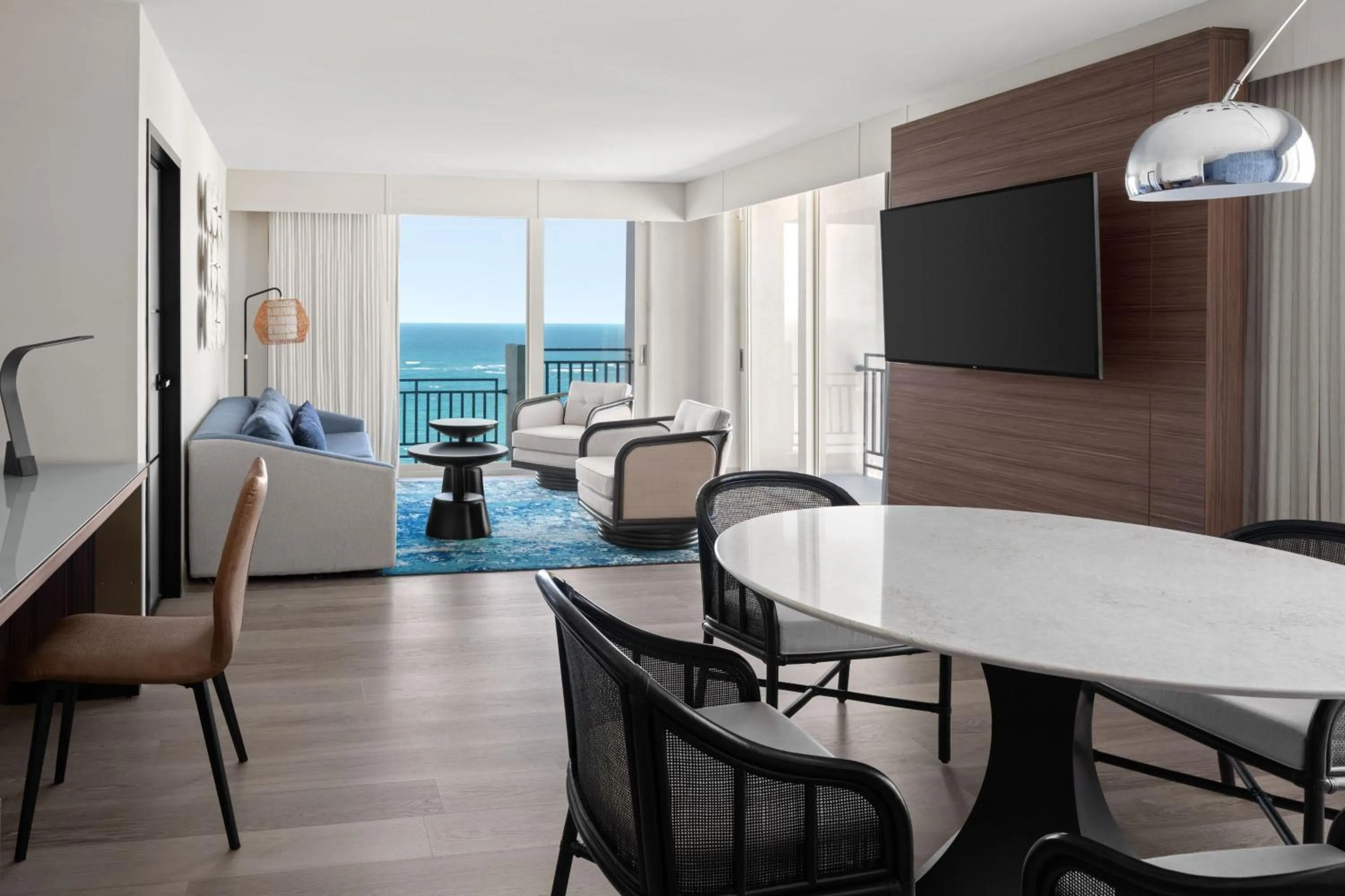 Living room in San Juan Marriott Resort and Stellaris Casino