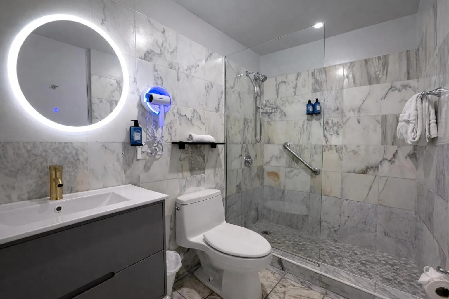 Shower in Coral Princess Hotel