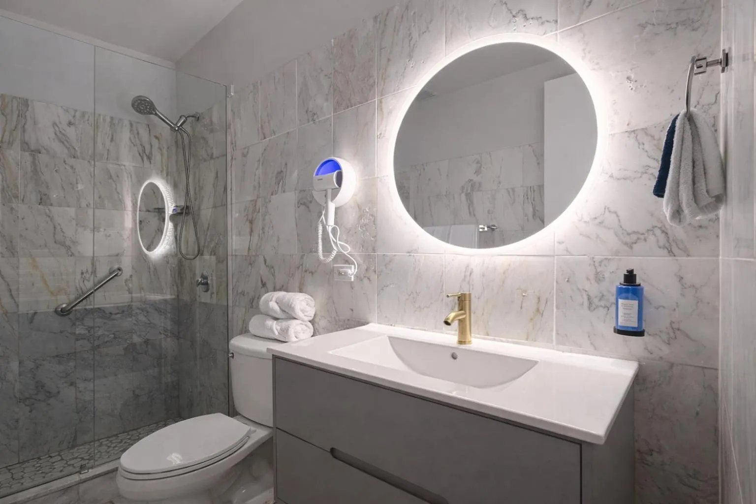 Shower in Coral Princess Hotel