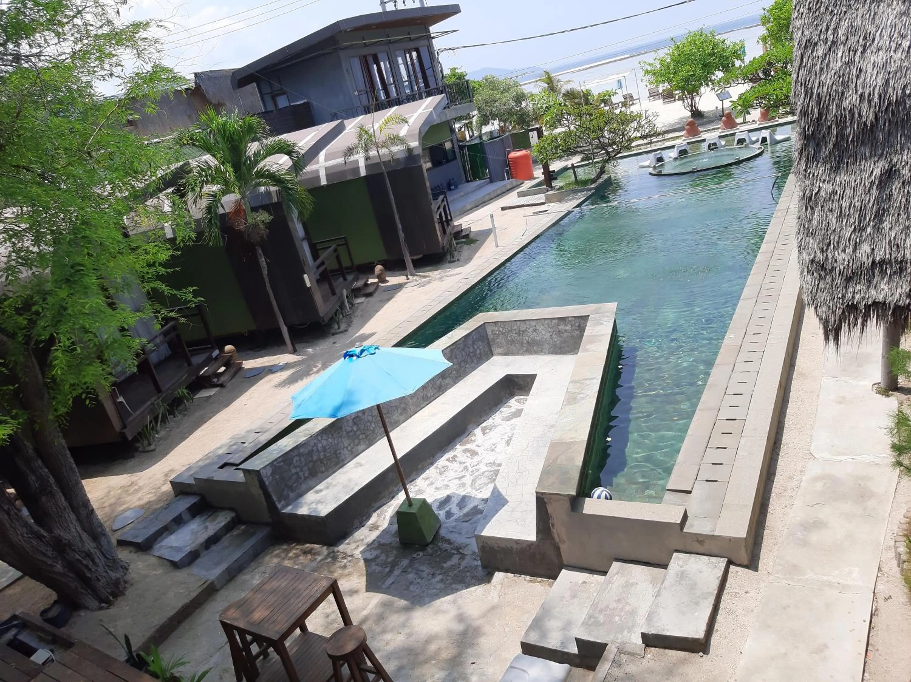Swimming pool in Mola2 Resort Gili Air