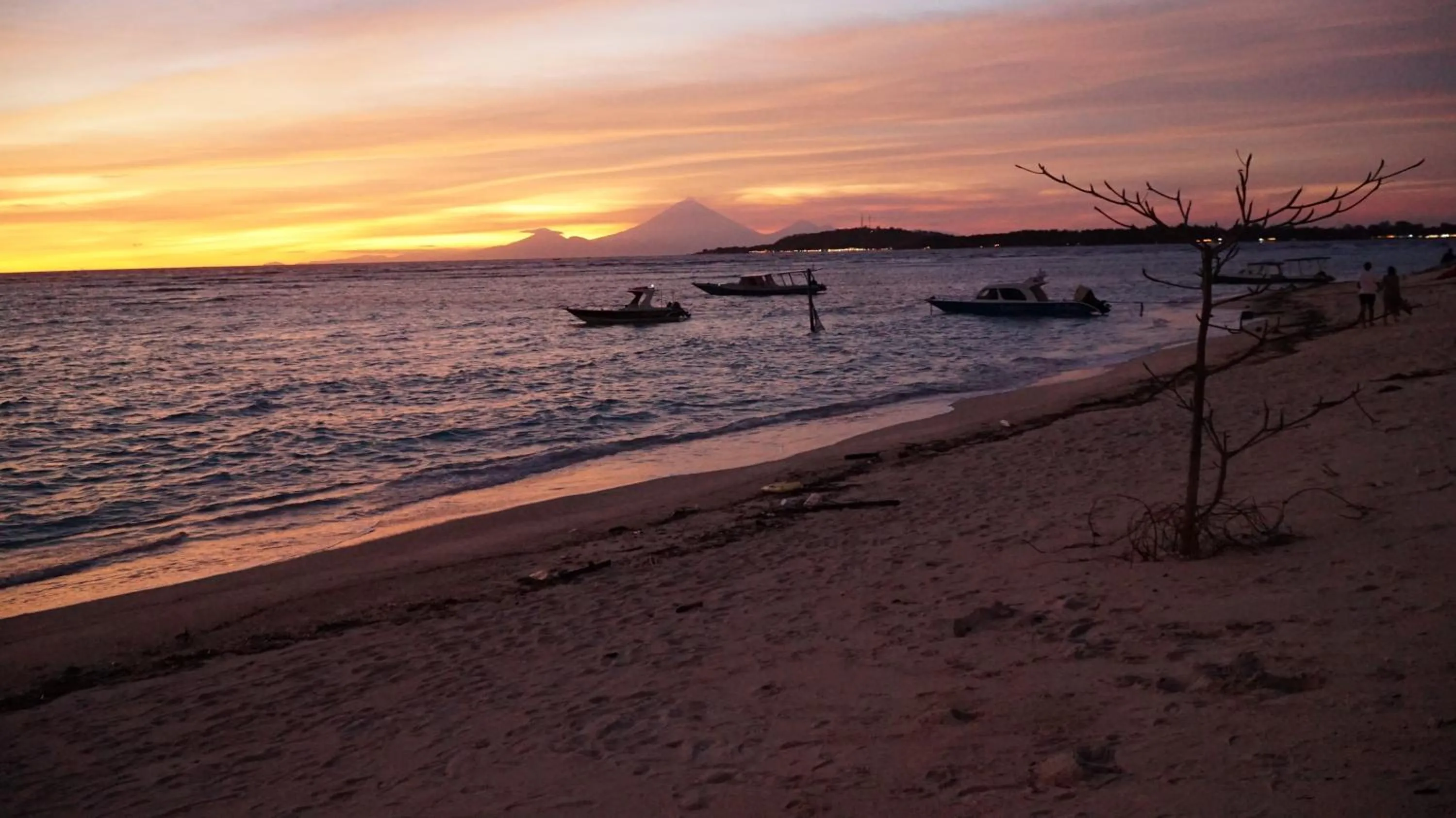 Beach in Mola2 Resort Gili Air