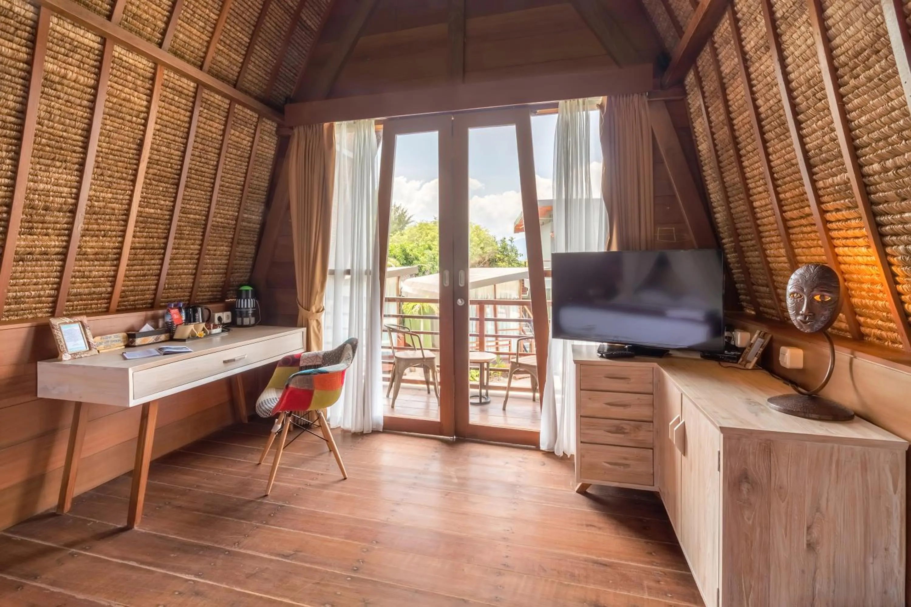 TV and multimedia in Mola2 Resort Gili Air