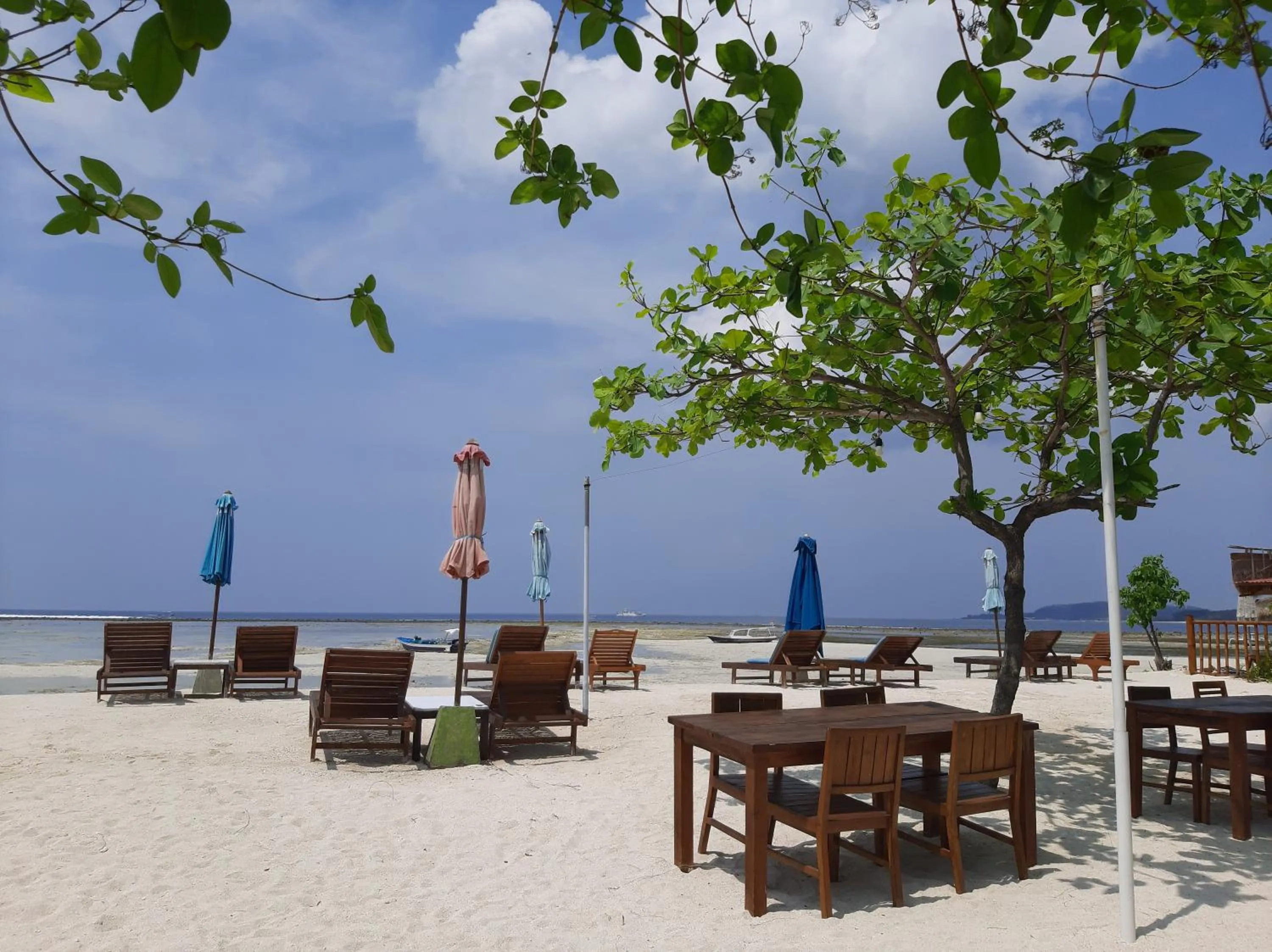 Beach in Mola2 Resort Gili Air