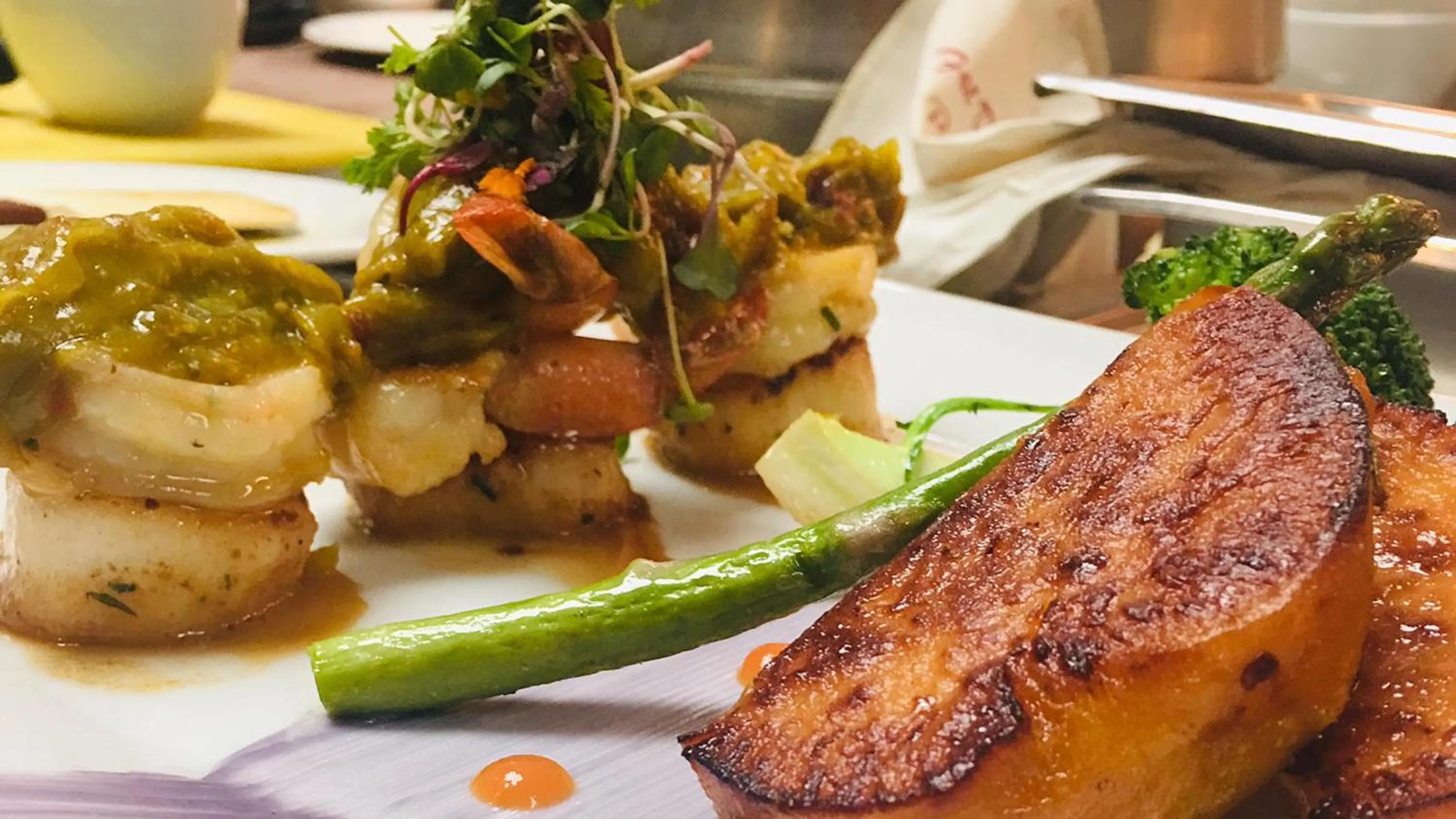 Restaurant/places to eat in Holiday Inn Mayaguez & Tropical Casino by IHG