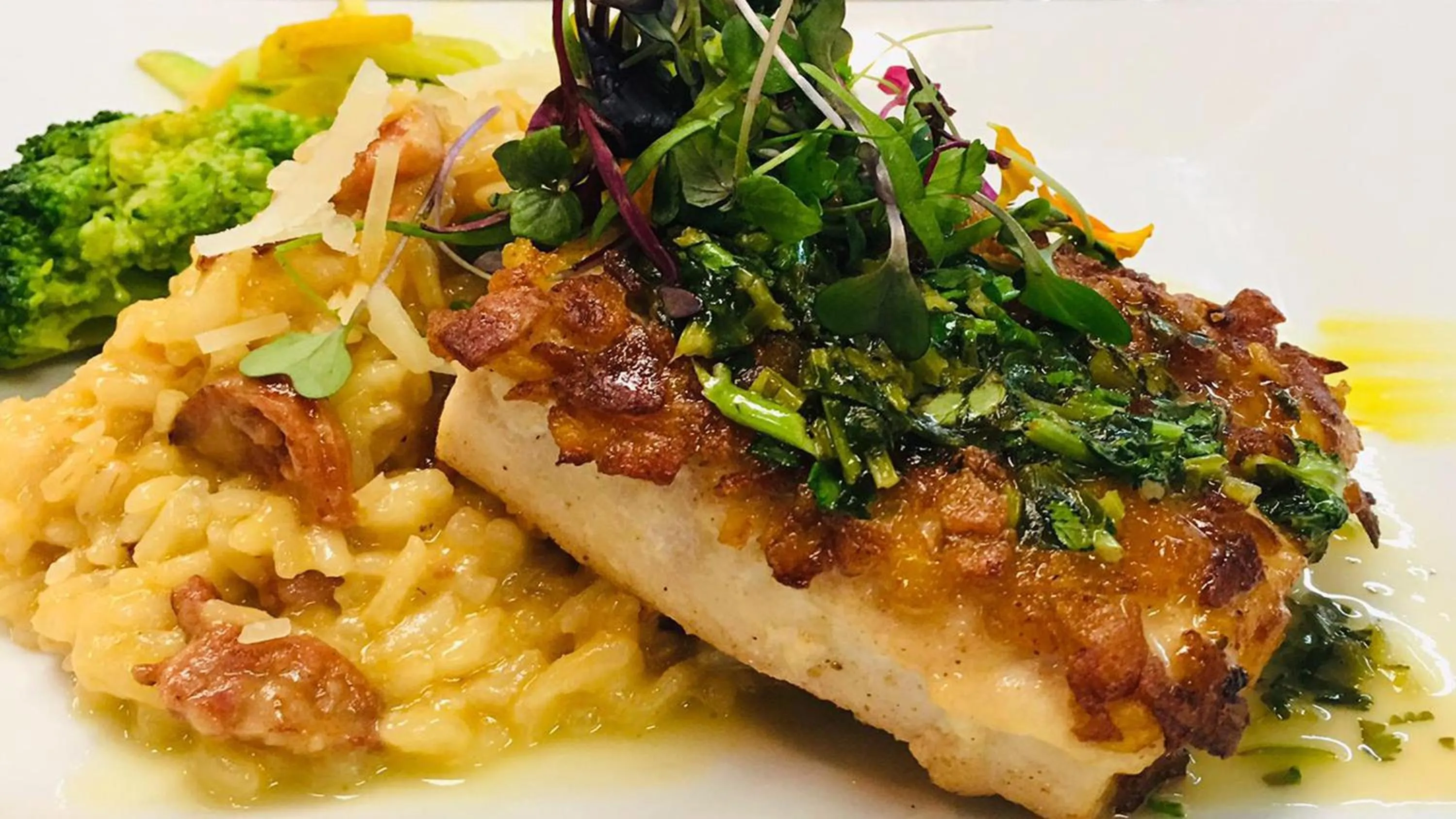 Restaurant/places to eat in Holiday Inn Mayaguez & Tropical Casino by IHG