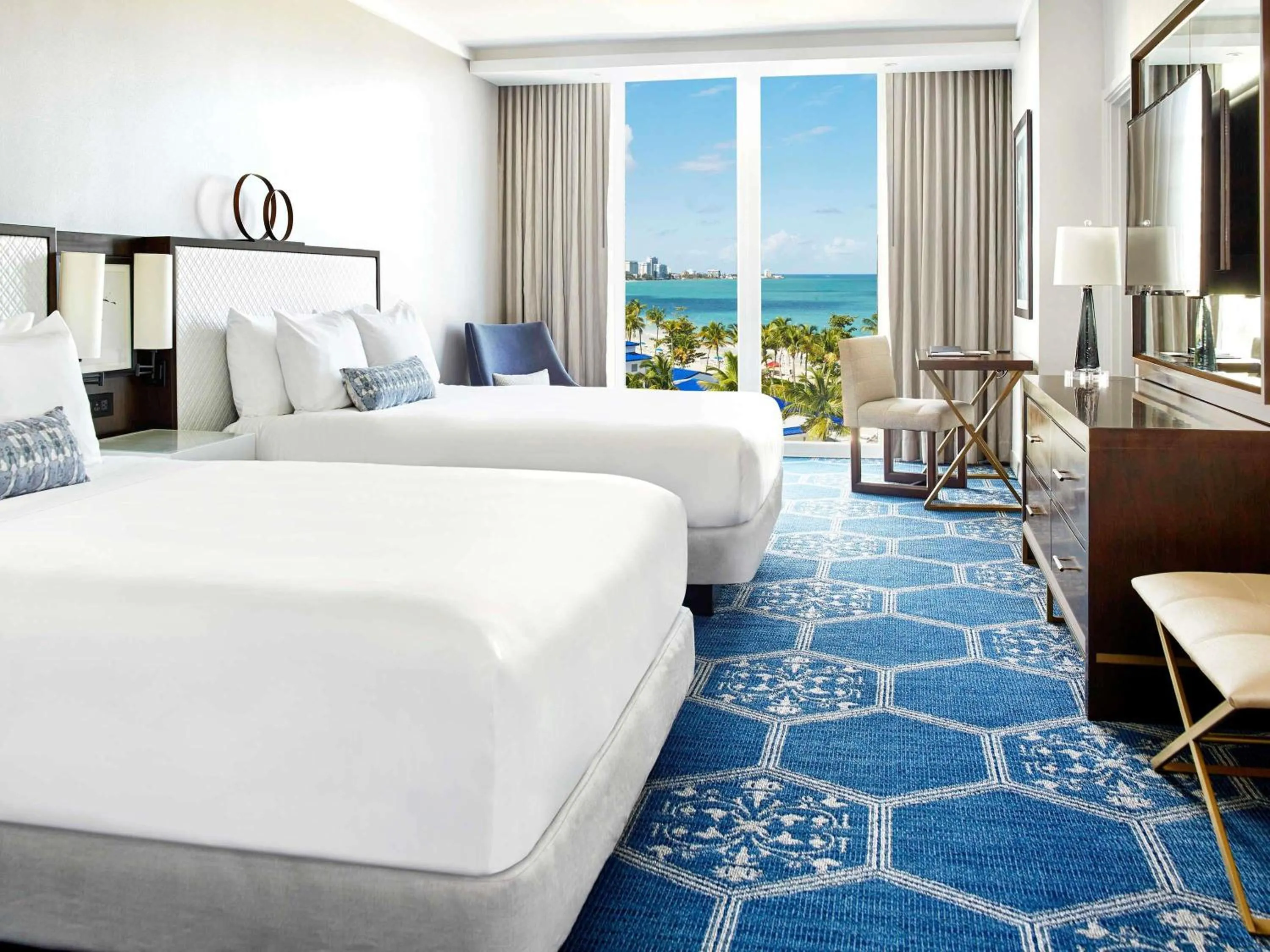 Bedroom, Bed in Fairmont El San Juan Hotel