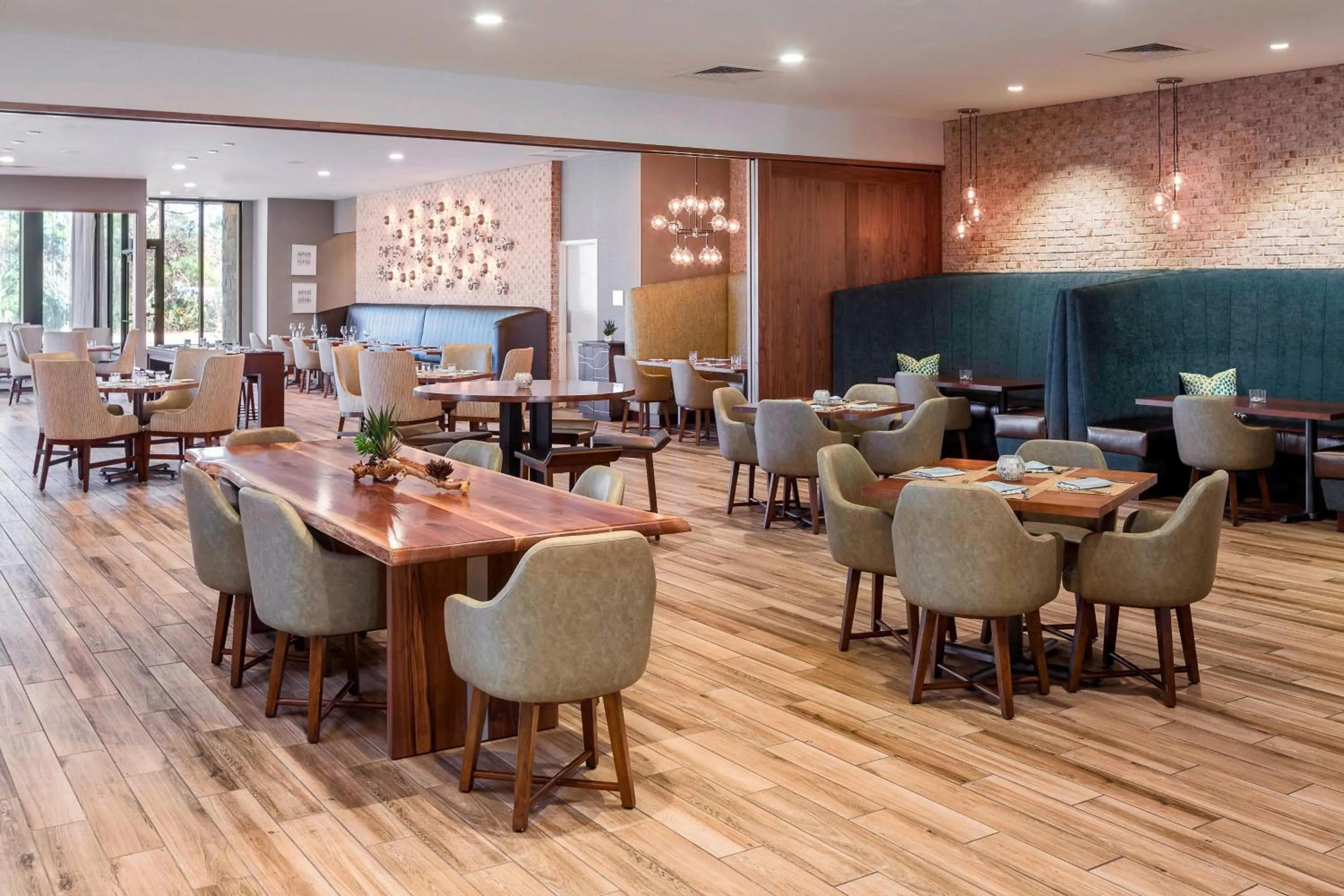 Restaurant/places to eat in North Charleston Marriott