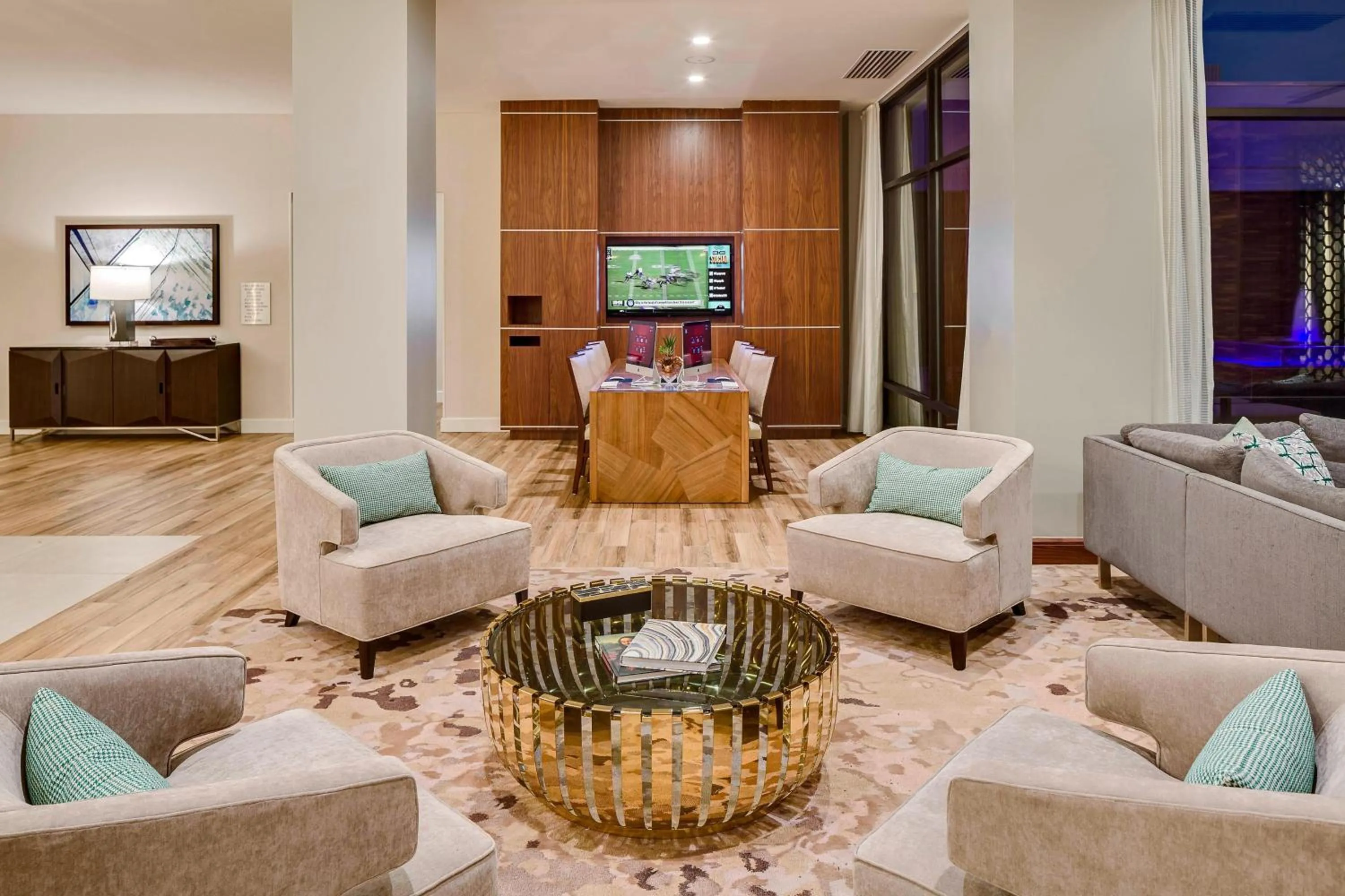 Lounge or bar in North Charleston Marriott