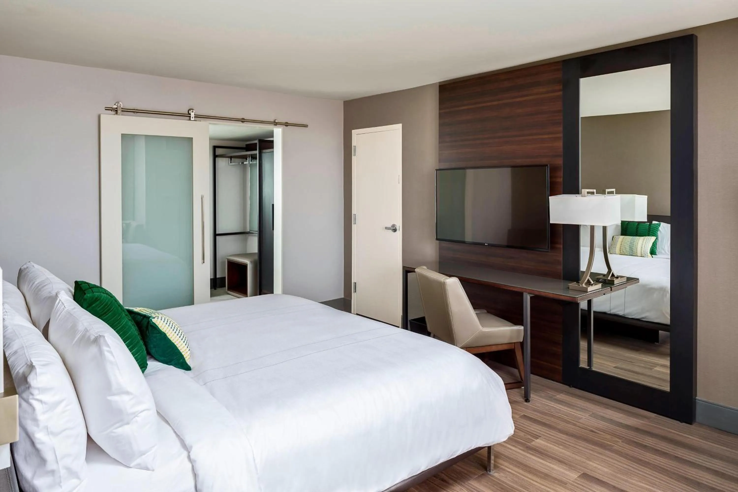 Photo of the whole room, Bed in North Charleston Marriott