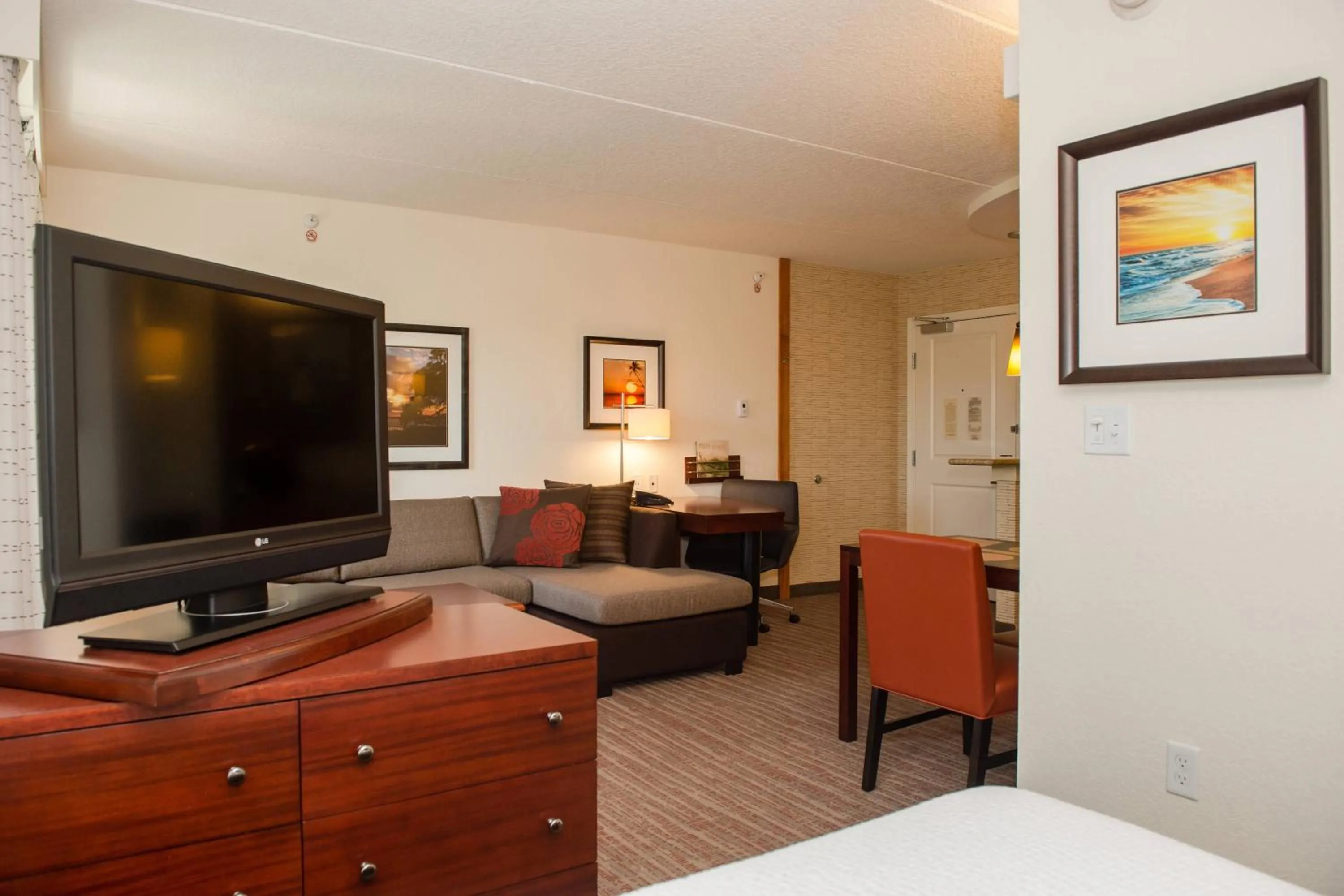 Photo of the whole room, Bed in Residence Inn by Marriott Amelia Island