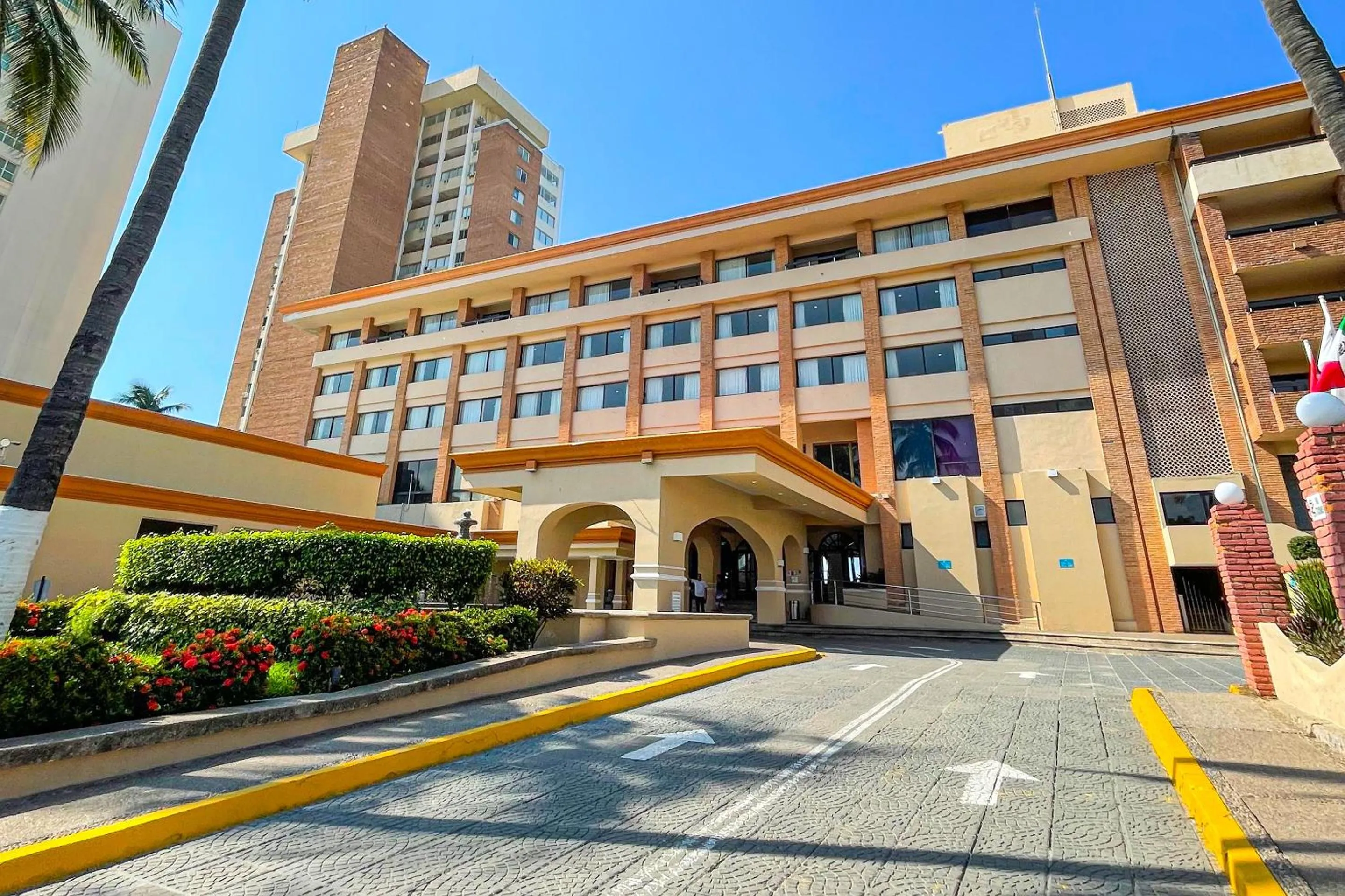 Property building in The Palms Resort of Mazatlan