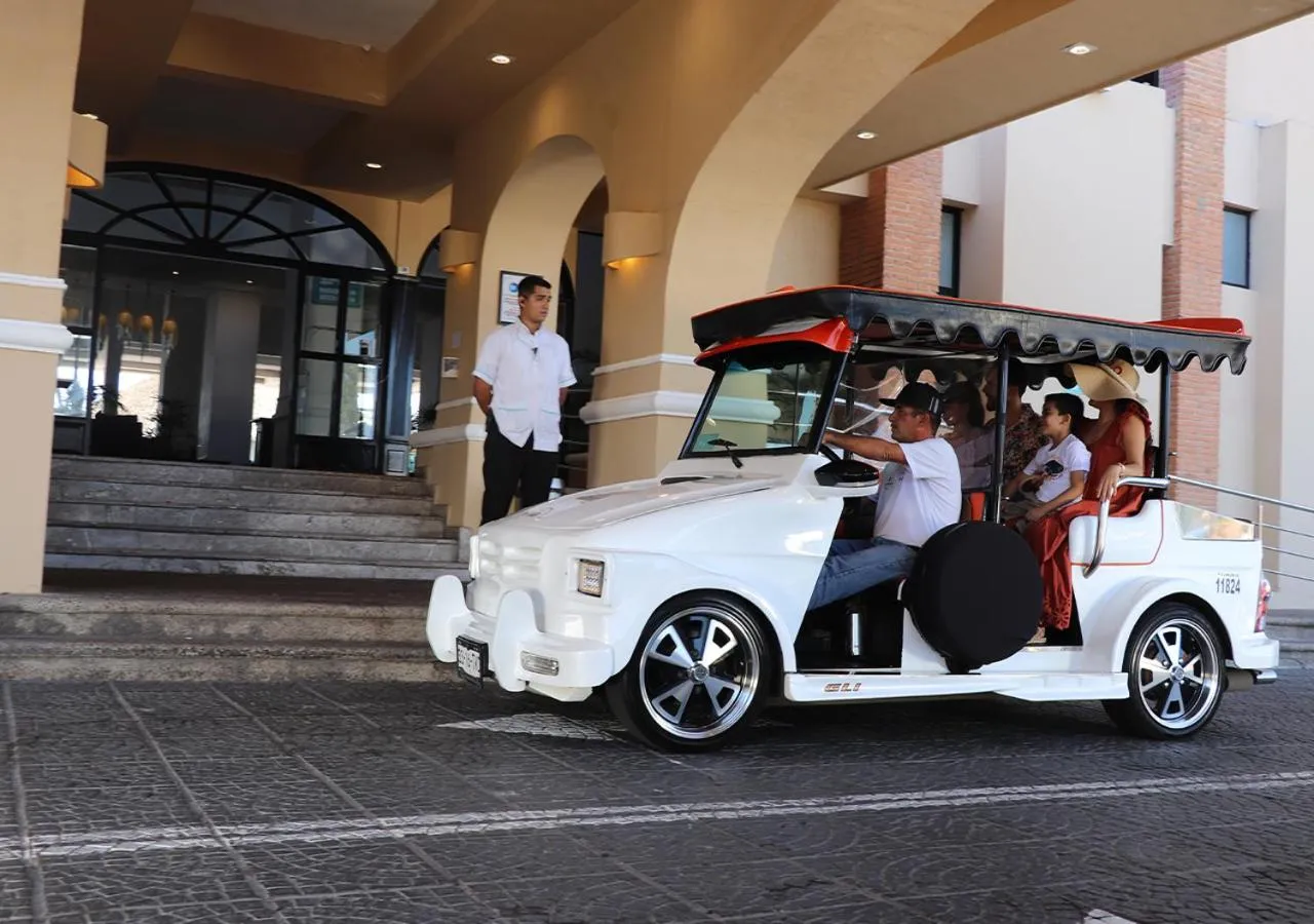 Property building in The Palms Resort of Mazatlan