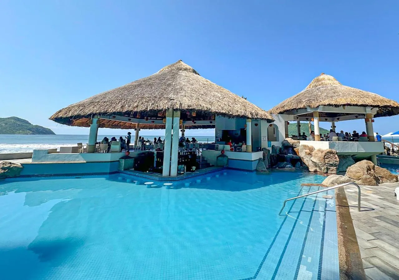 Swimming pool in The Palms Resort of Mazatlan