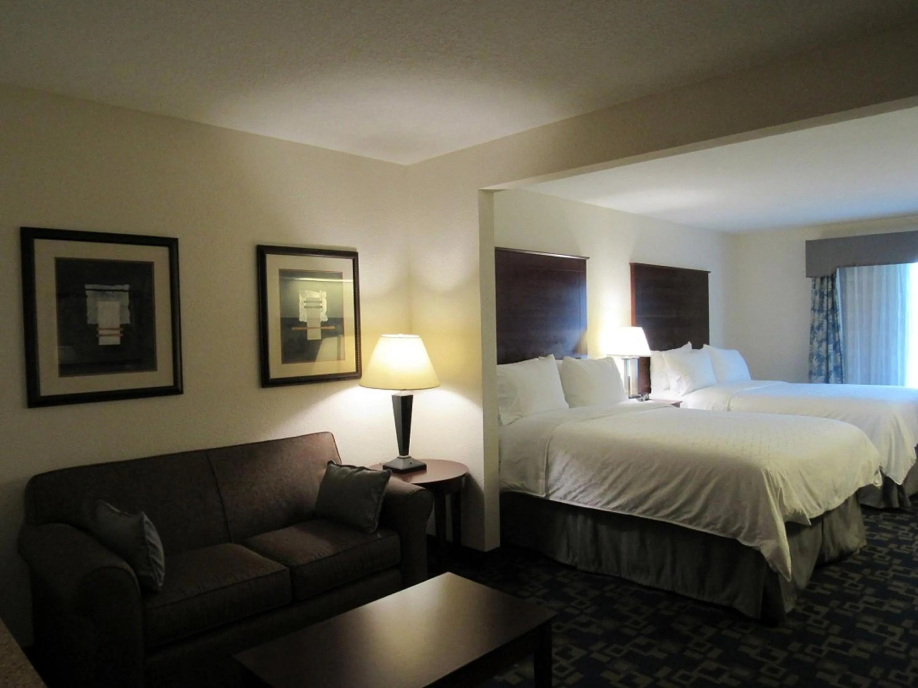 Photo of the whole room, Bed in Holiday Inn Express & Suites Pembroke Pines-Sheridan St by IHG