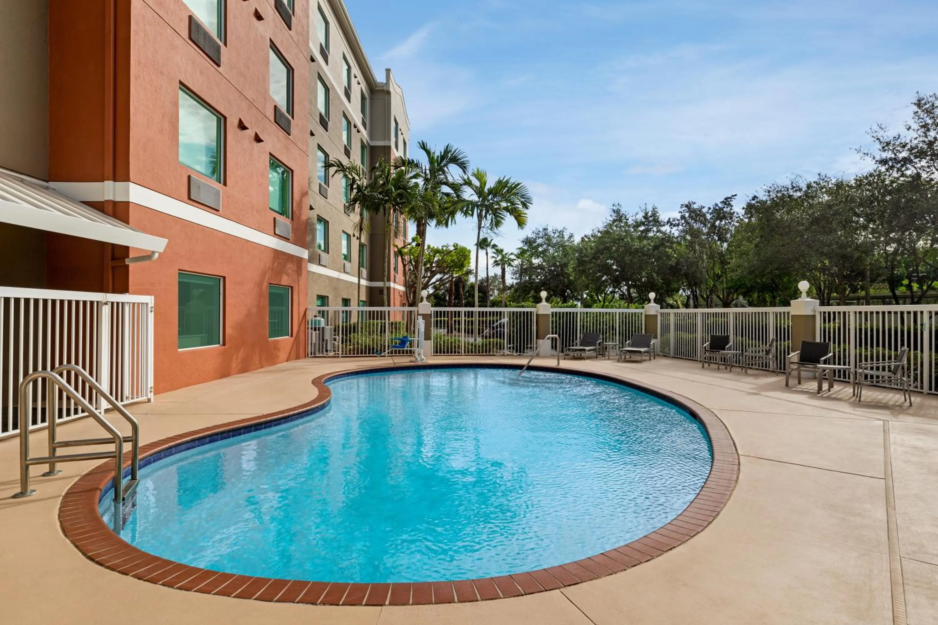 Balcony/Terrace in Holiday Inn Express & Suites Pembroke Pines-Sheridan St by IHG