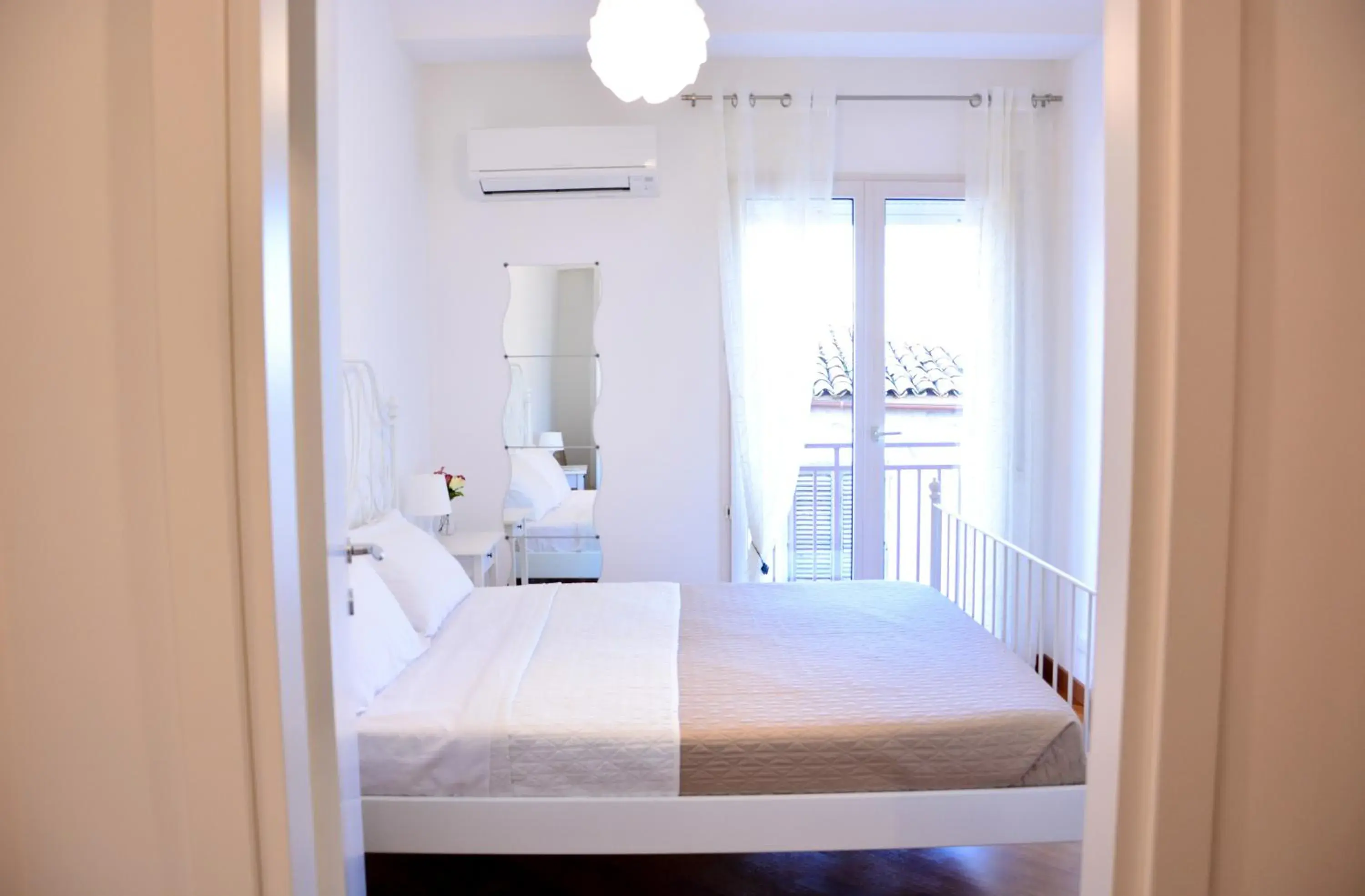 Double Room with Private External Bathroom - single occupancy in Sui tetti b&b Double Room with Private External Bathroom - single occupancy in Sui tetti b&b