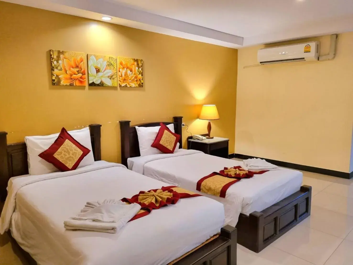 Superior Twin Room in The Grand Day Night Superior Twin Room in The Grand Day Night