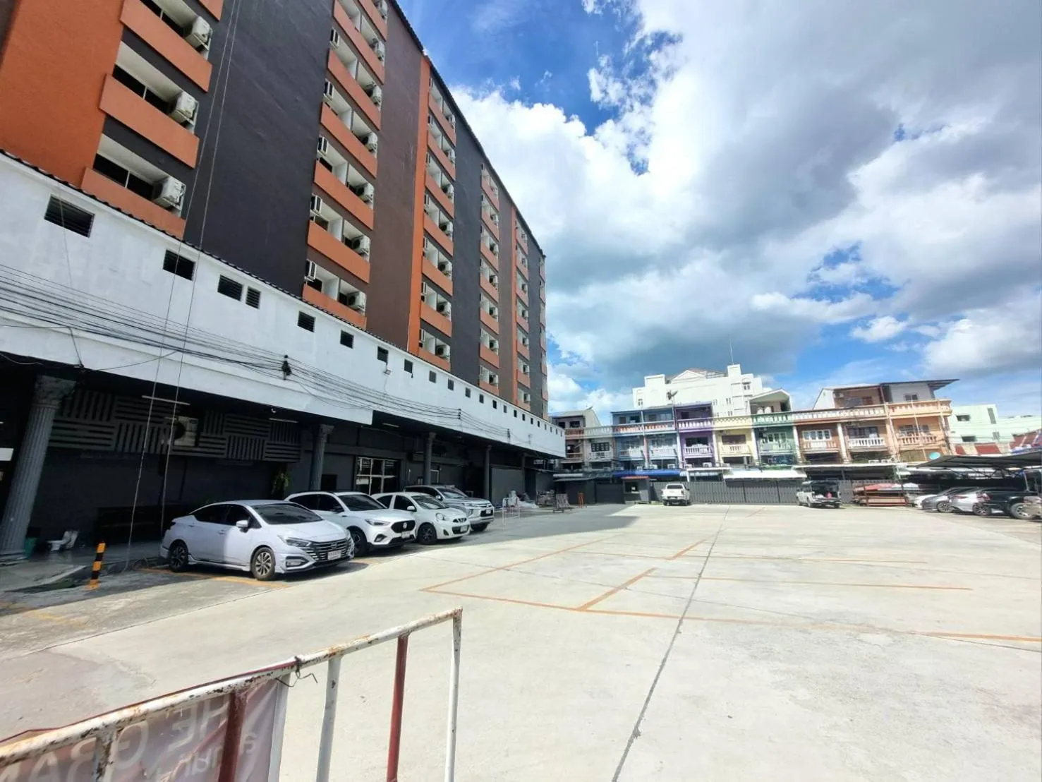 Parking in The Grand Day Night