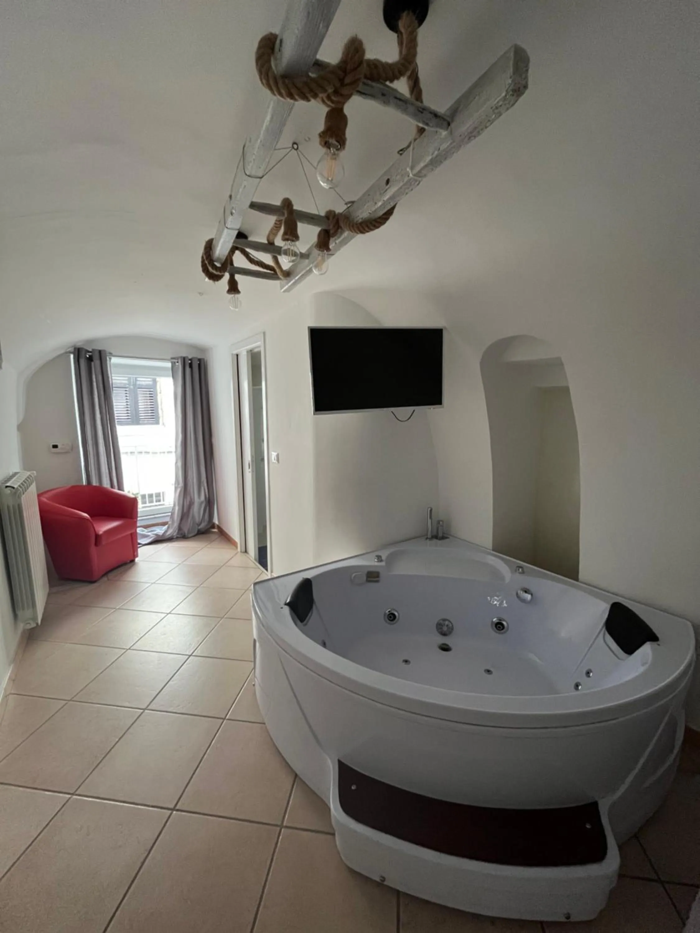 Hot Tub in Ostuni 21mq Suite Homes