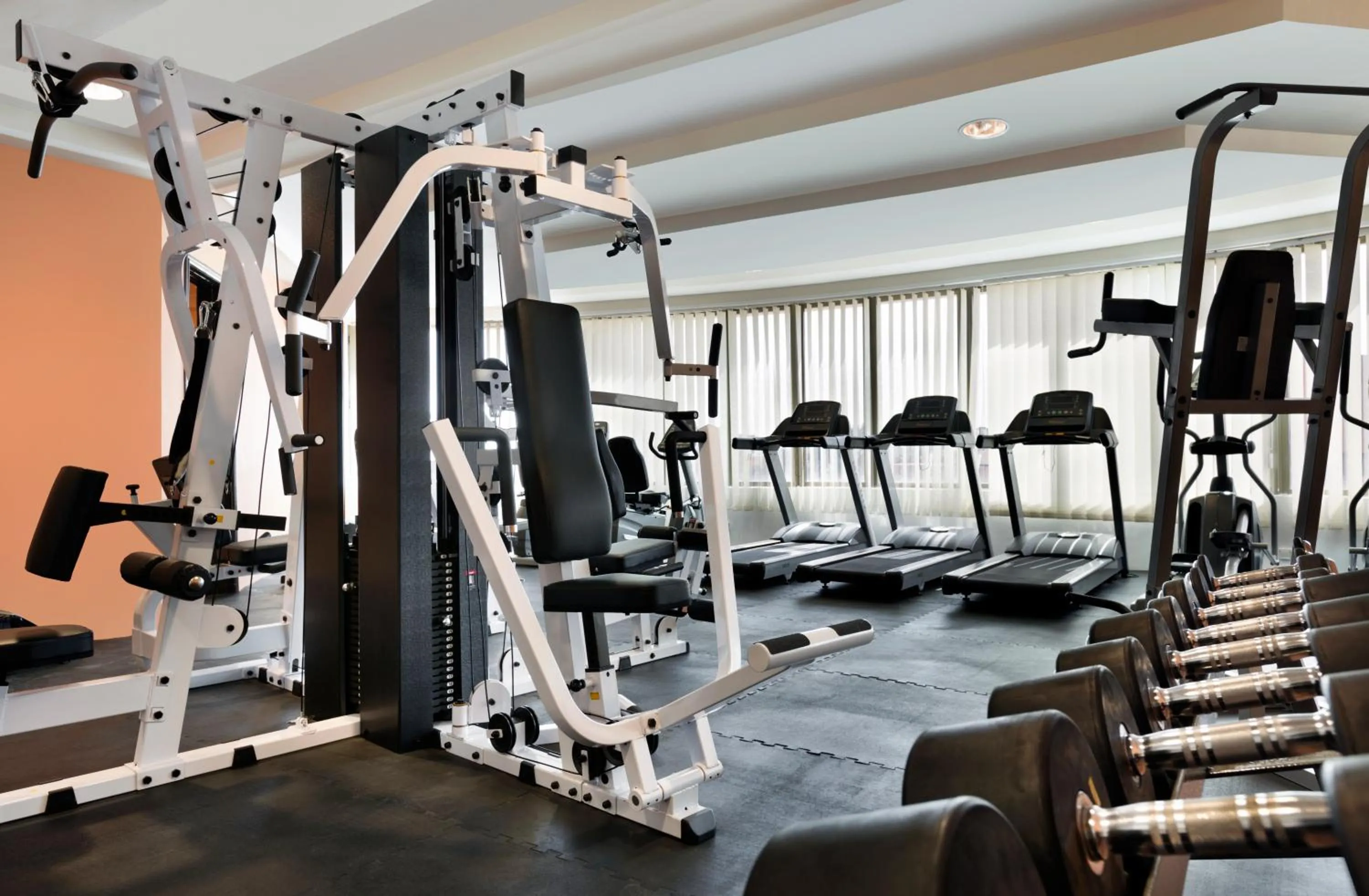 Fitness centre/facilities in Bravia Hotel Ouagadougou