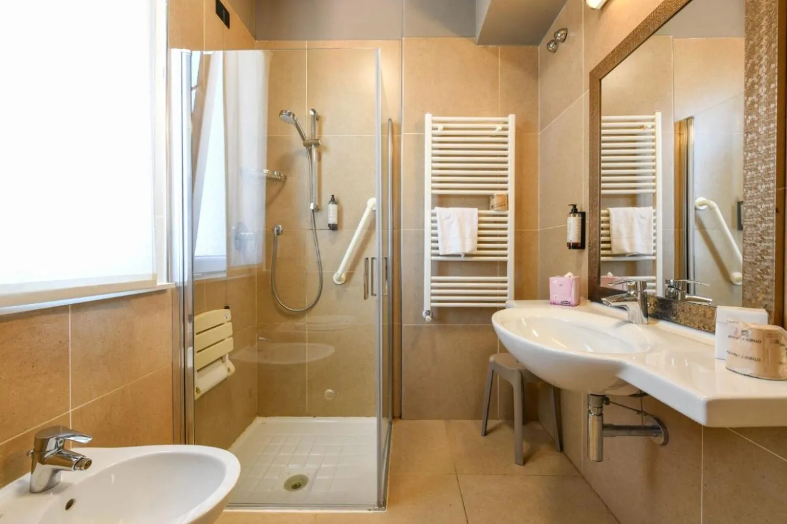 Facility for disabled guests in Best Western Hotel Arya