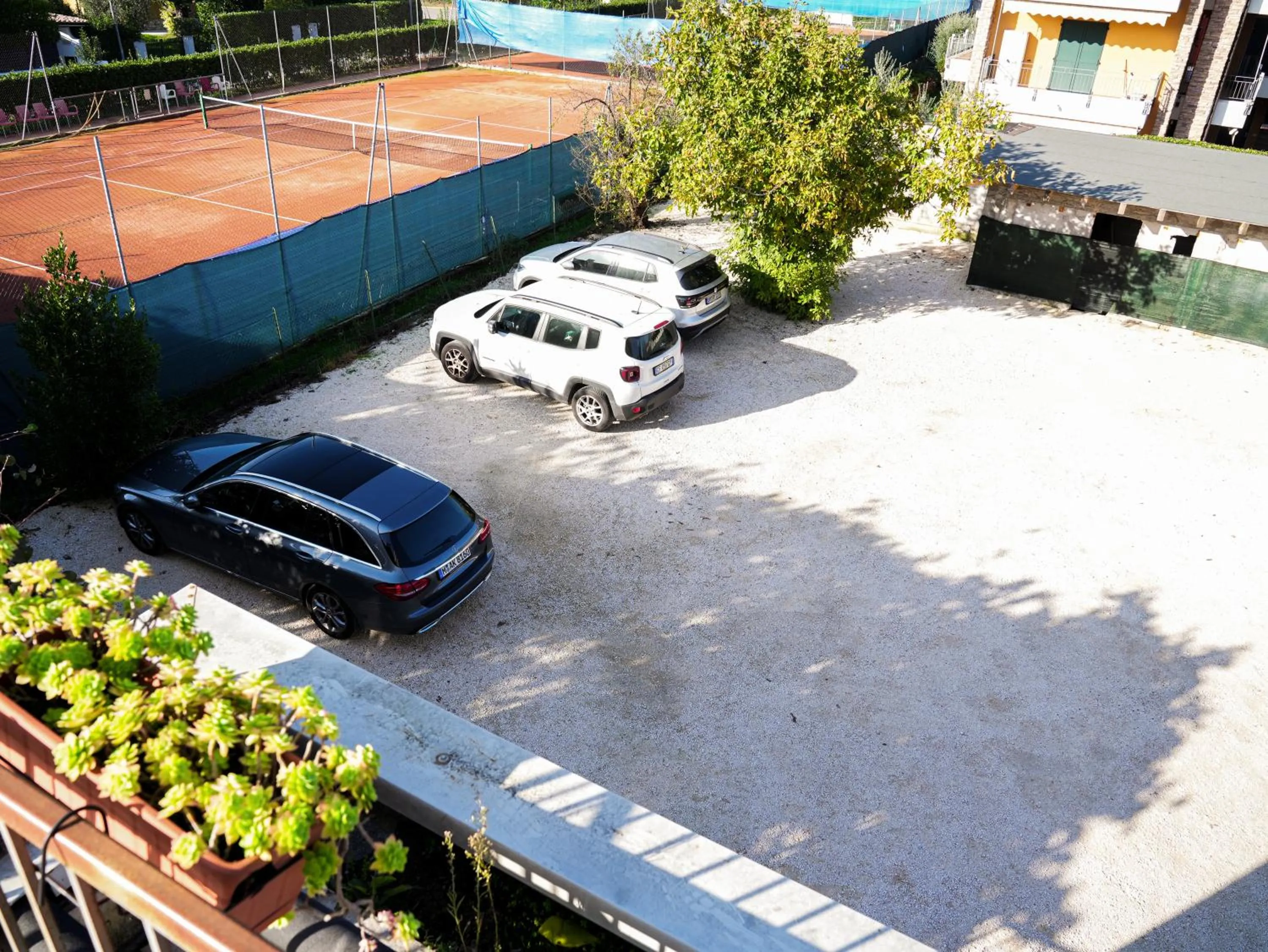 Parking in Hotel Arya by Mauro