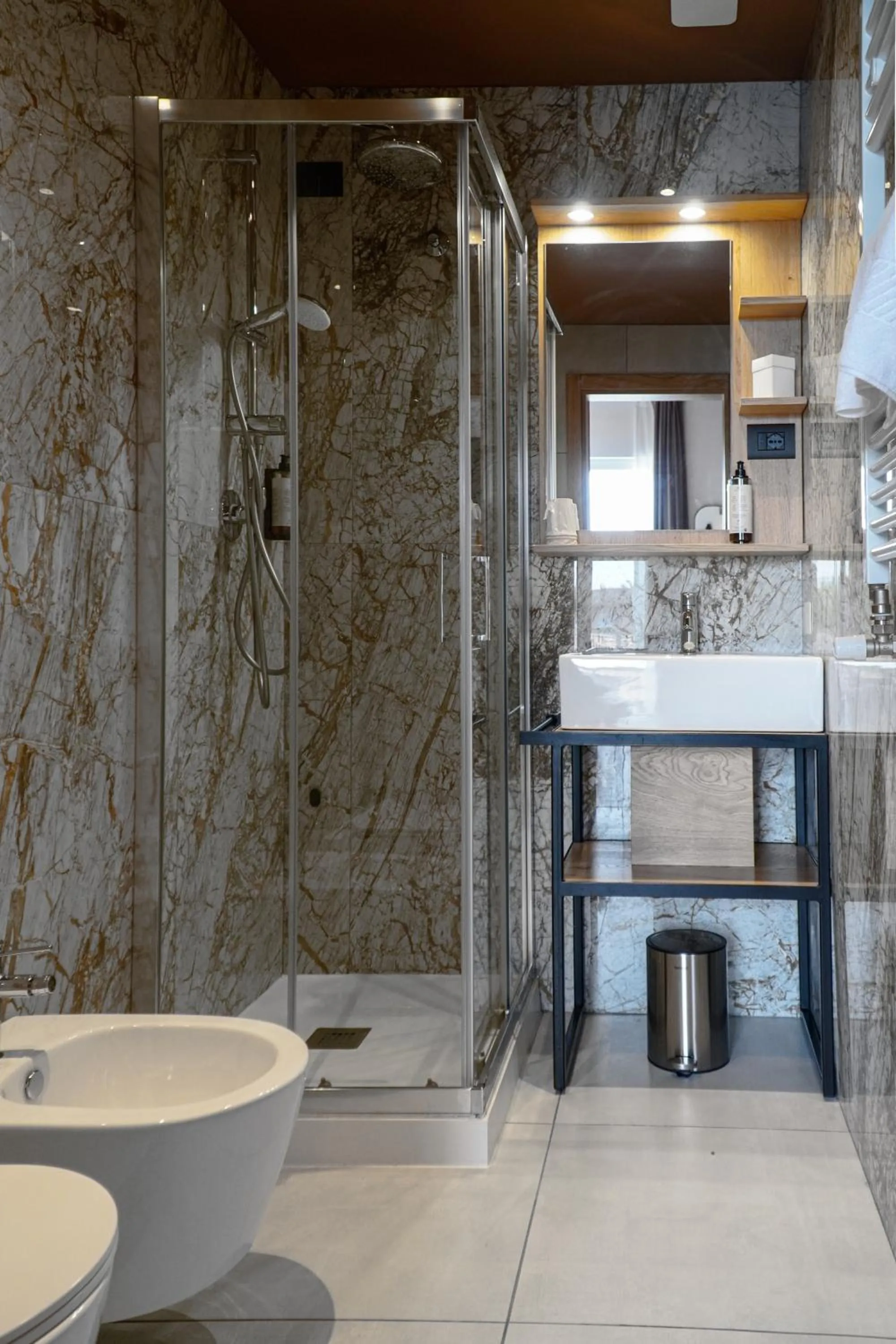 Bathroom in Hotel Arya by Mauro