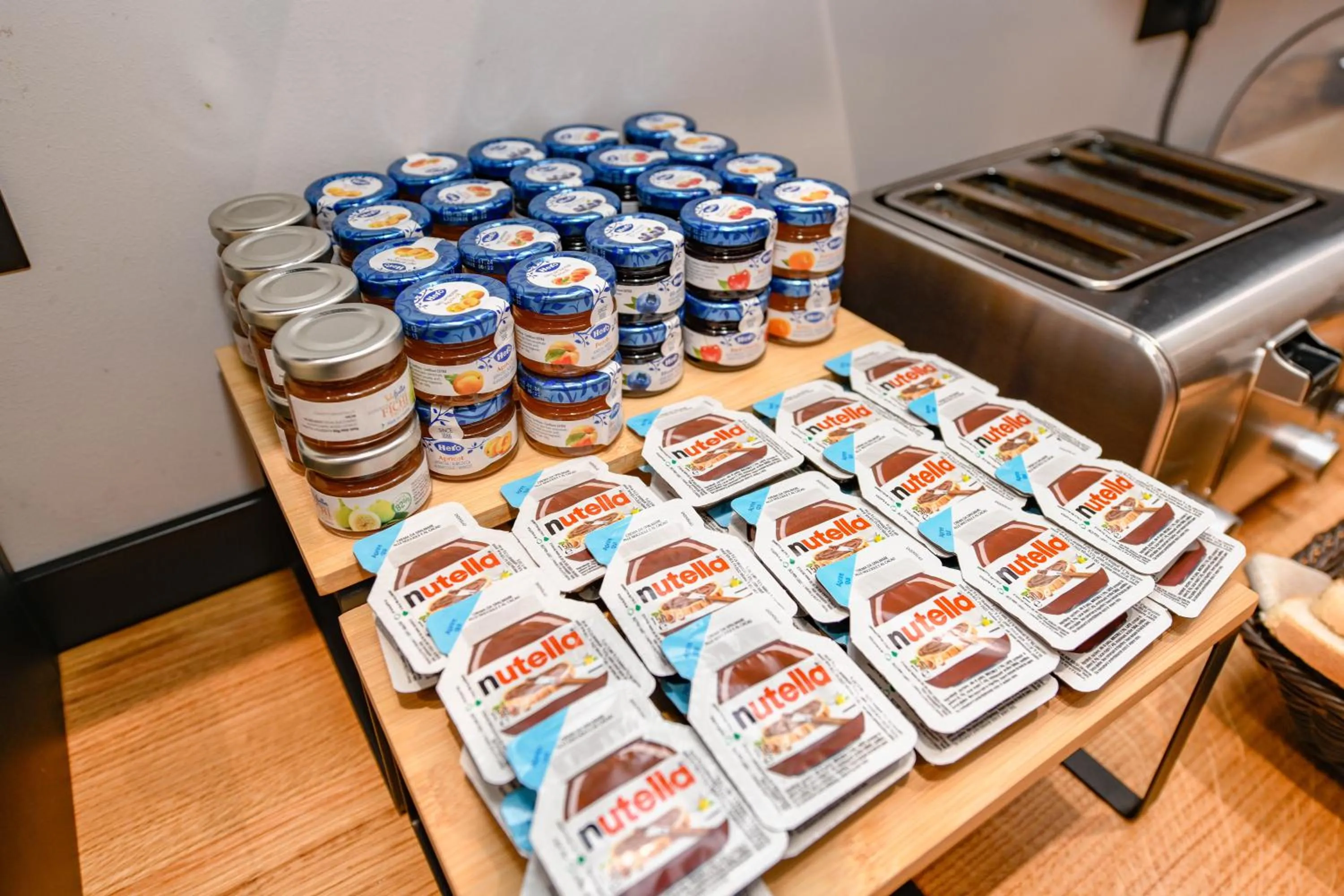 Continental breakfast in Hotel Arya by Mauro