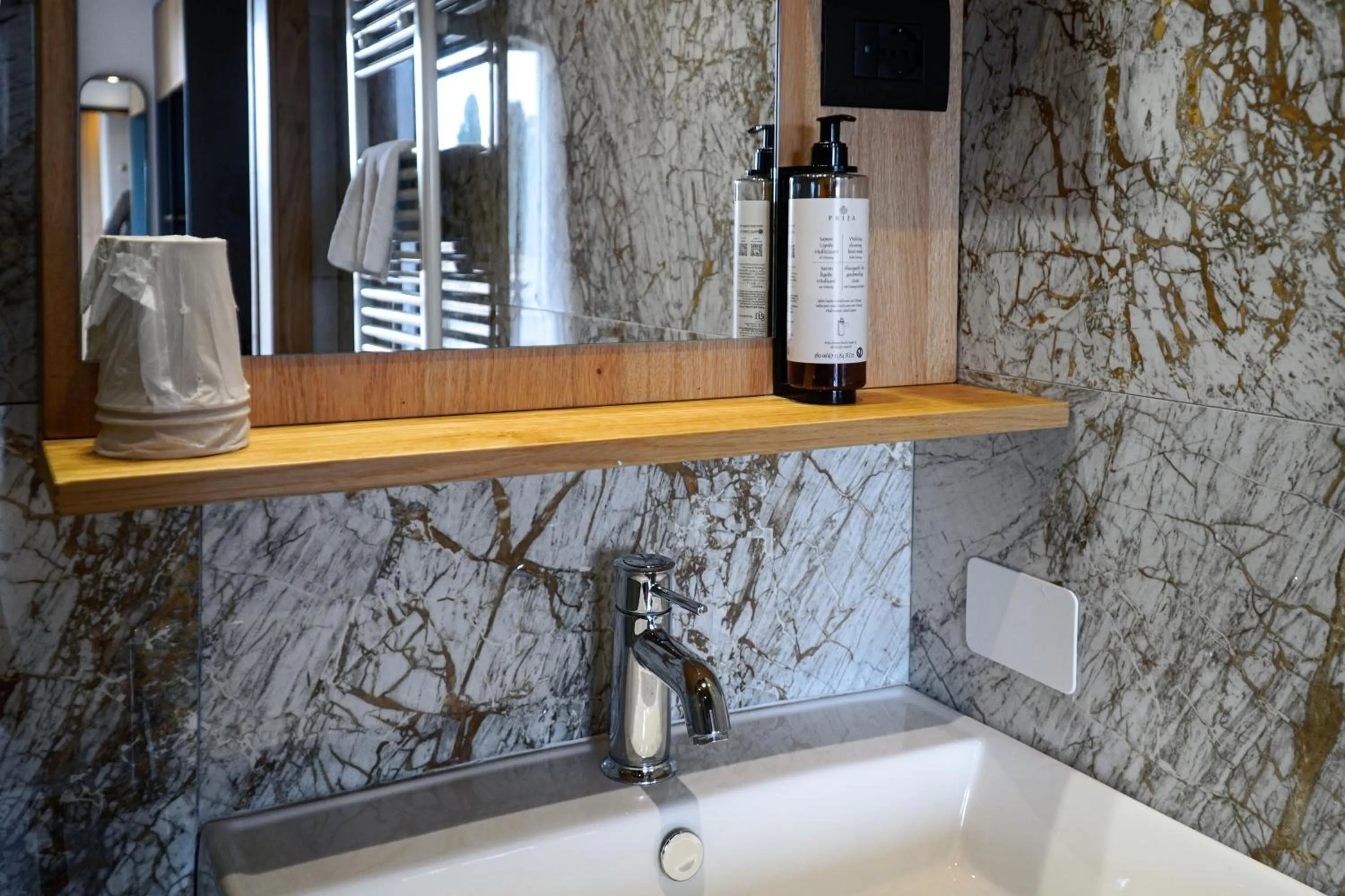 Bathroom in Hotel Arya by Mauro