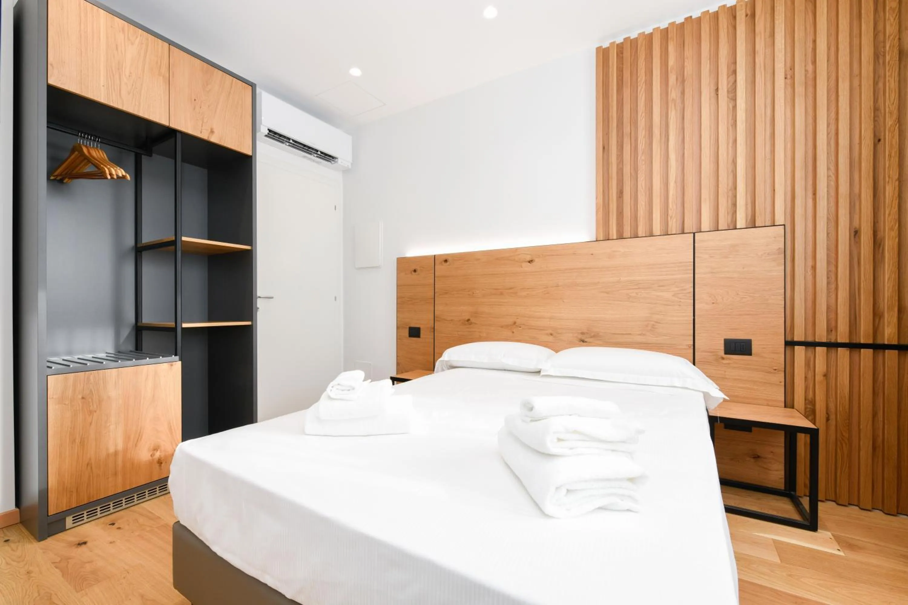 Bedroom, Bed in Hotel Arya by Mauro