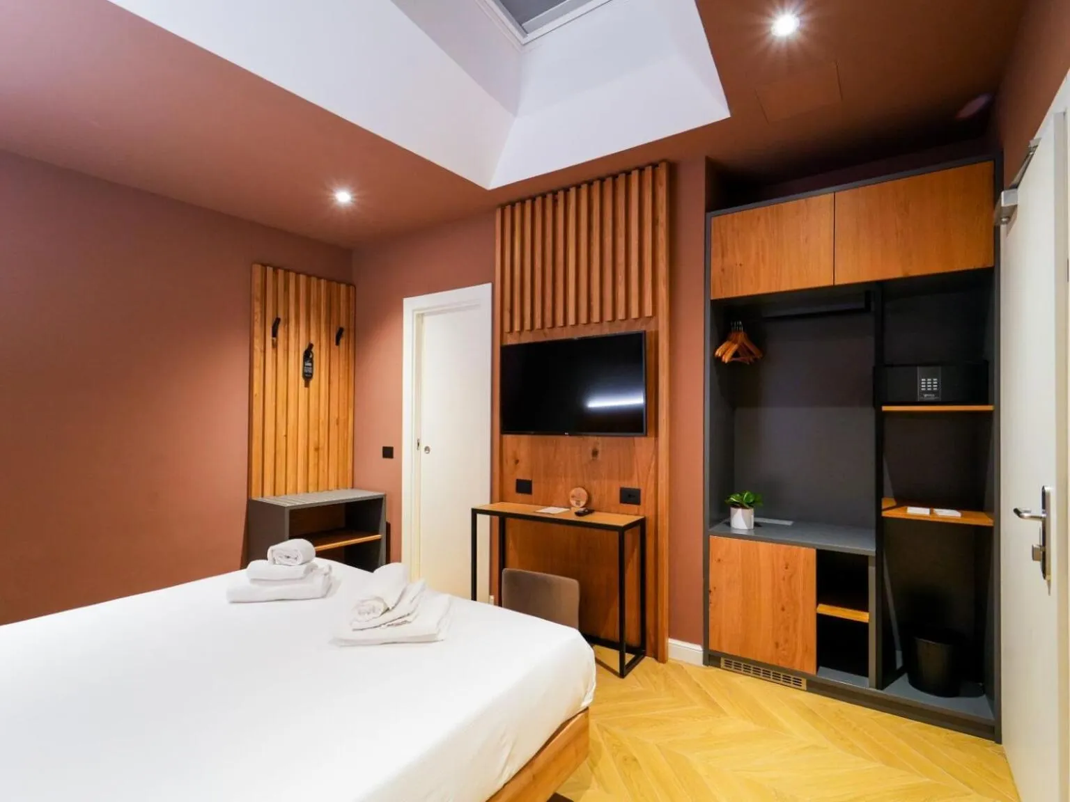 Bed in Best Western Hotel Arya