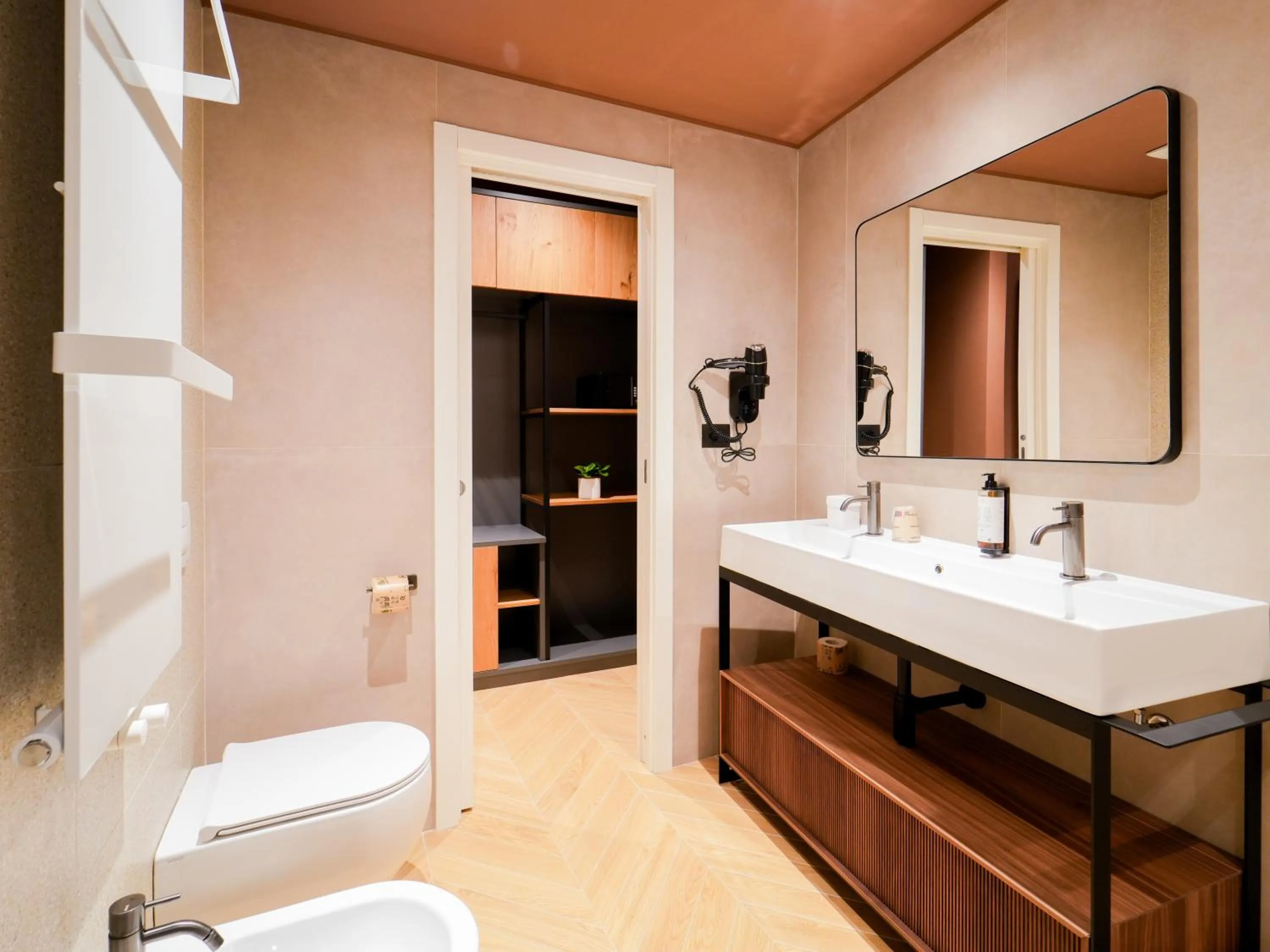 Bathroom in Hotel Arya by Mauro