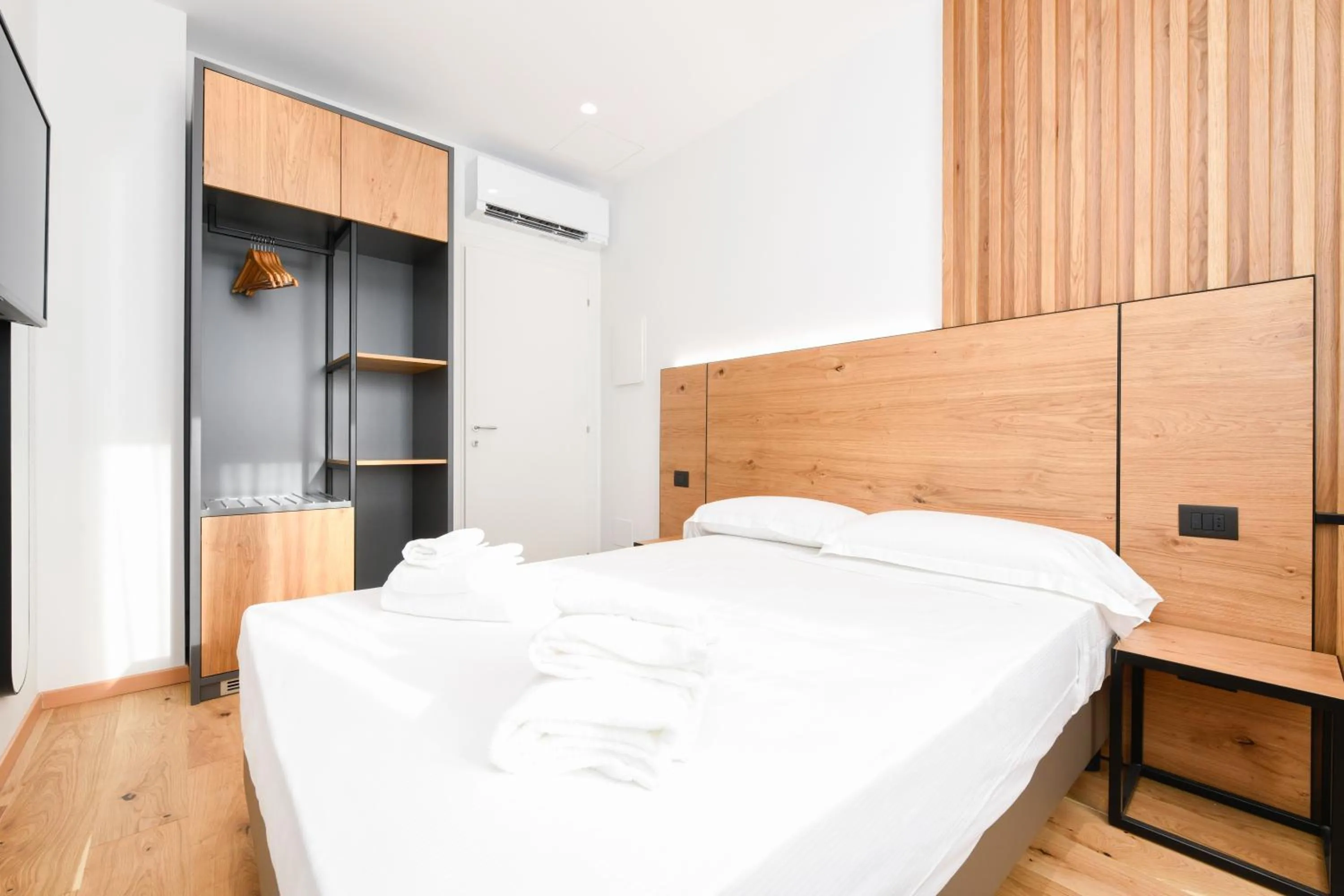 Bedroom, Bed in Hotel Arya by Mauro