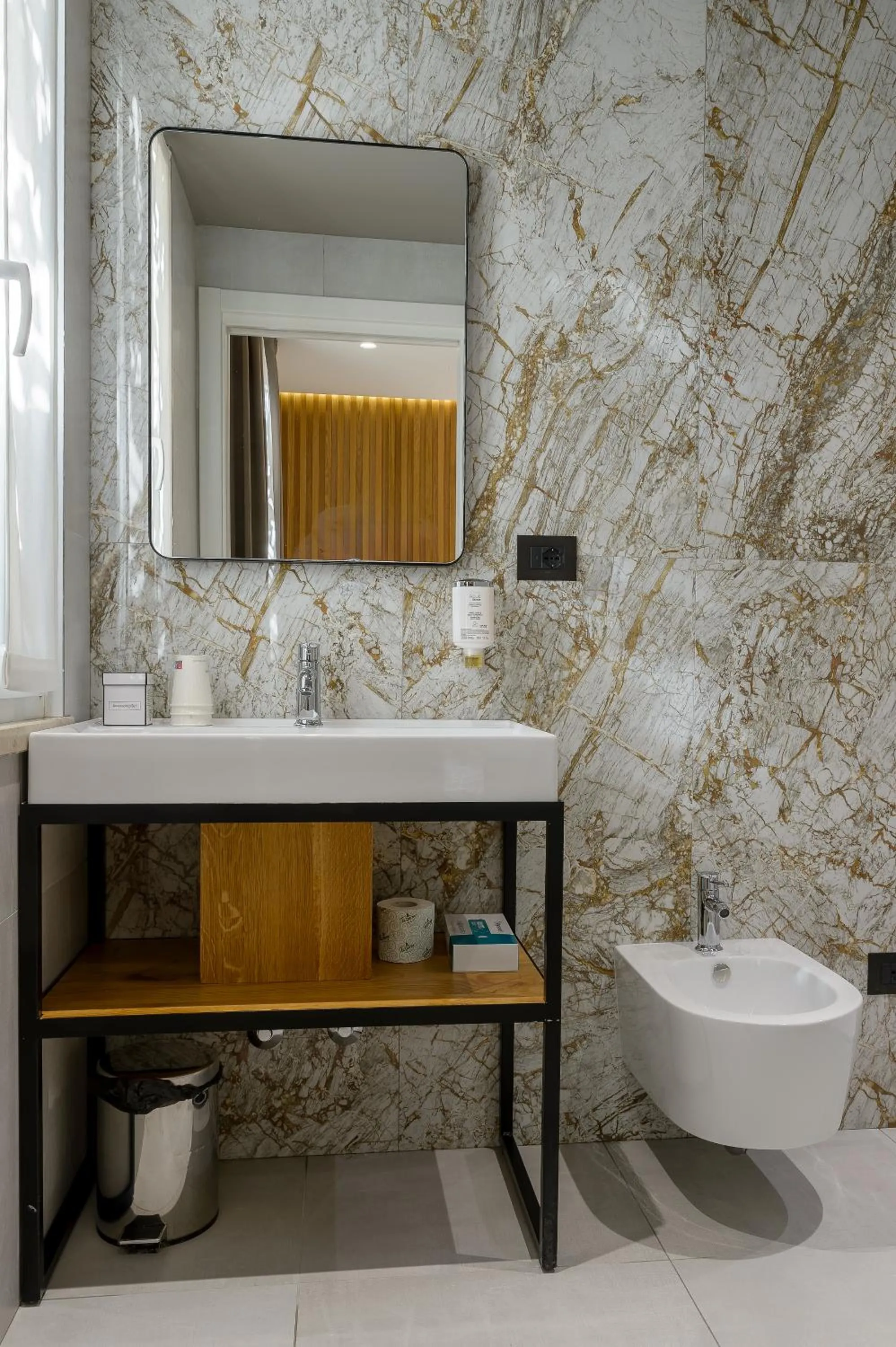 Bathroom in Hotel Arya by Mauro