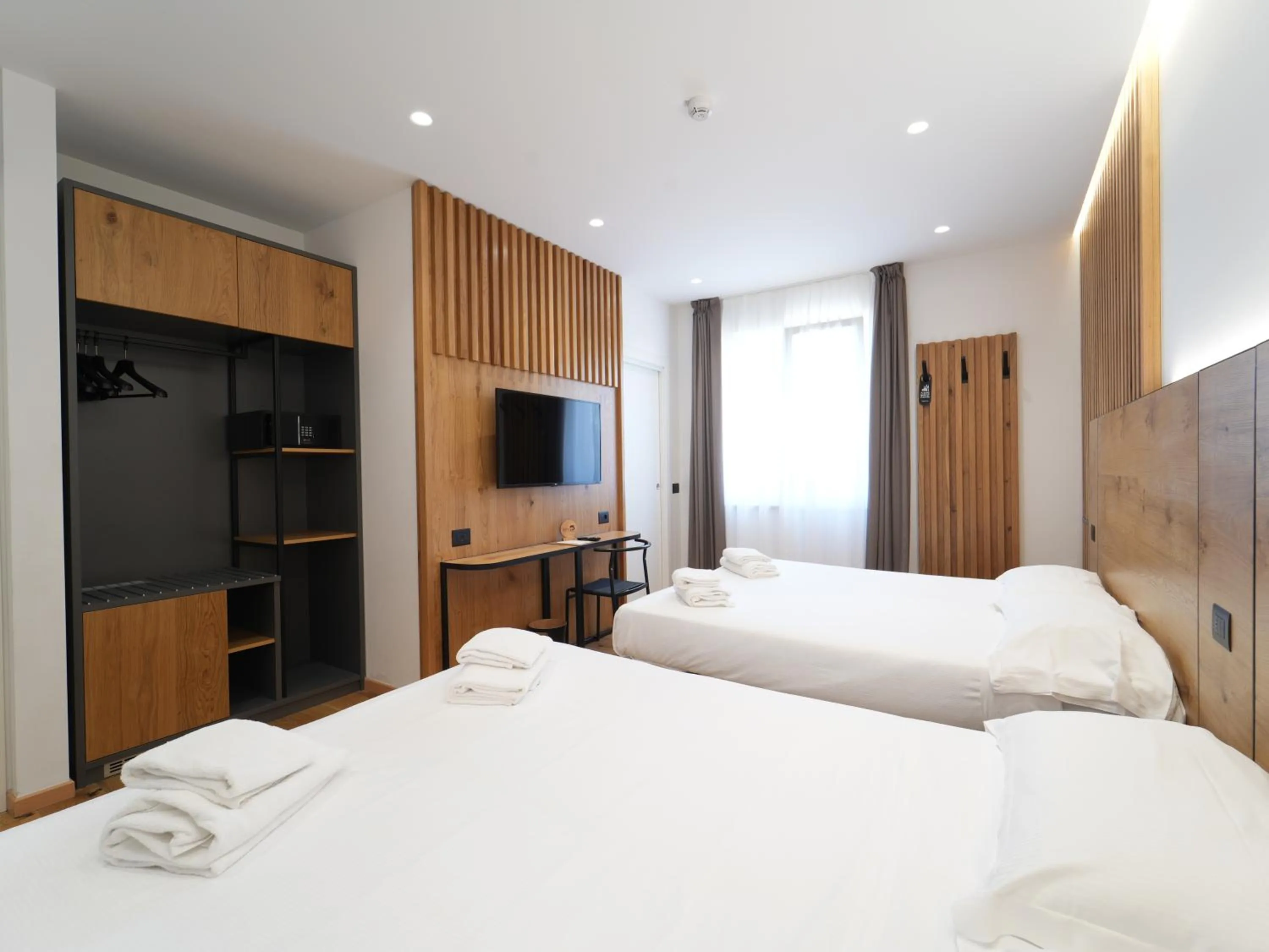 Bedroom, Bed in Hotel Arya by Mauro