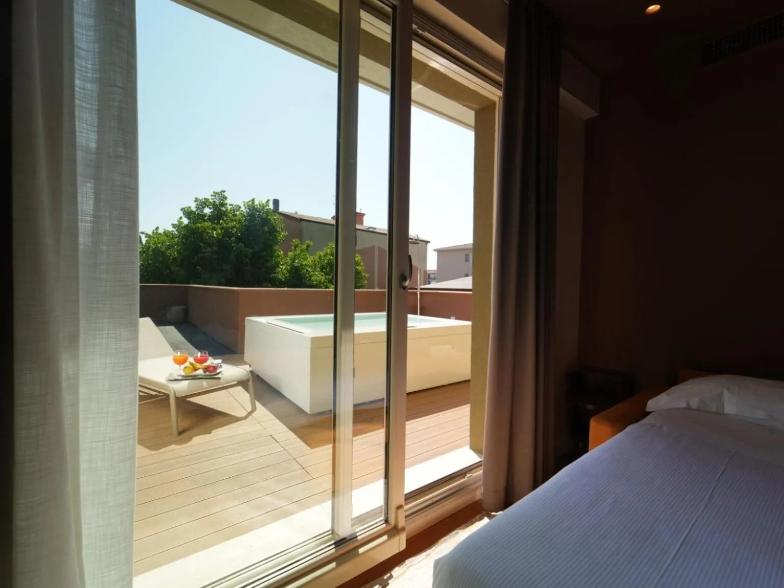 Hot Tub, Bed in Best Western Hotel Arya