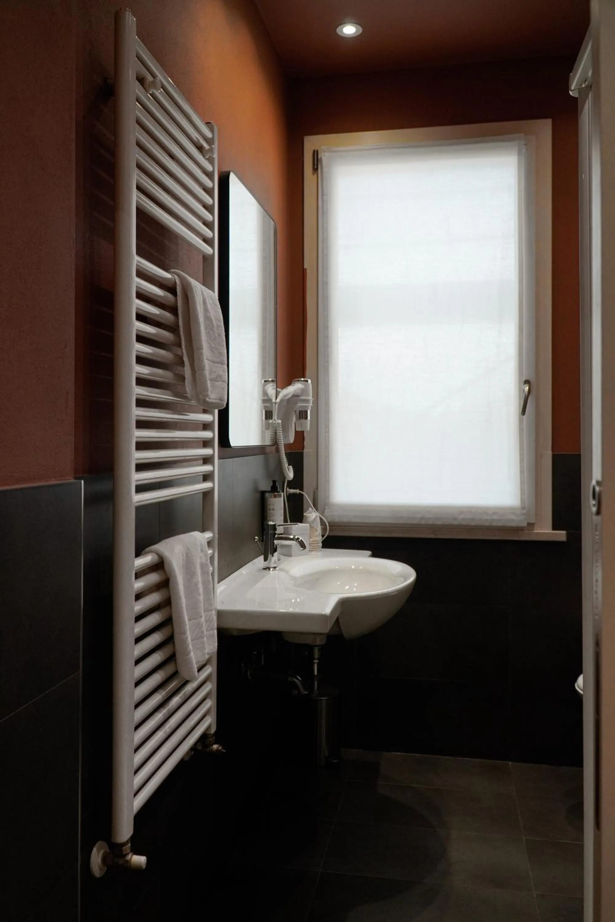 Bathroom in Hotel Arya by Mauro