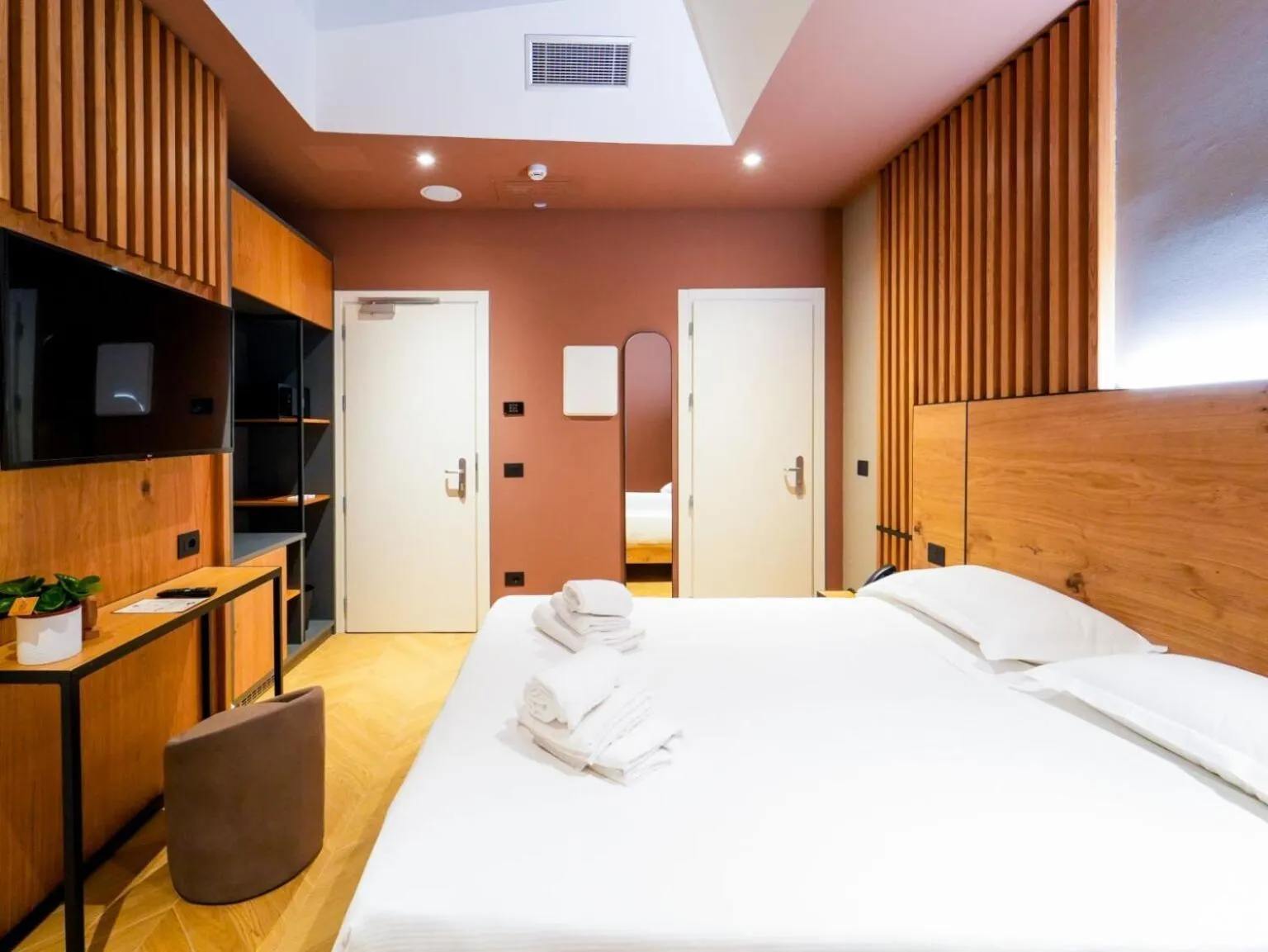 Bed in Best Western Hotel Arya